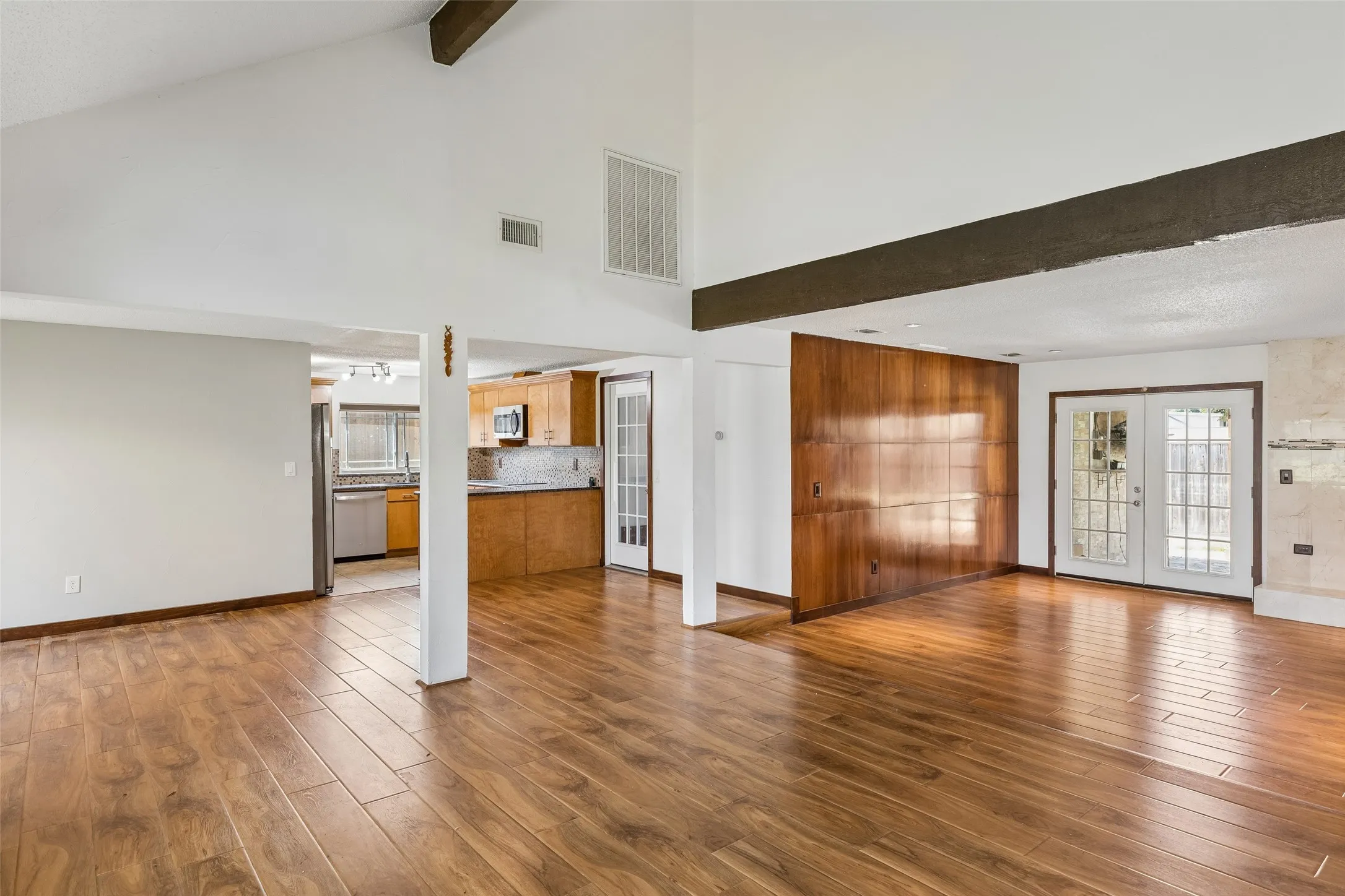 Single Family Residence For Sale in Dallas County , 1303 Berkeley Drive, Richardson, Texas 75081, 4 Bedroom, 2 Bathroom, 2 Garage spaces, 2,318 Sqft, built in 1967, mls#21294919, Real Estate Agent in Richardson, Homes For Sale in Dallas county, Homes For Sale in Richardson, Realtor in Richardson Texas, Real Estate Brokerage Independent Realty Texas, Luminita Cordes Realtor