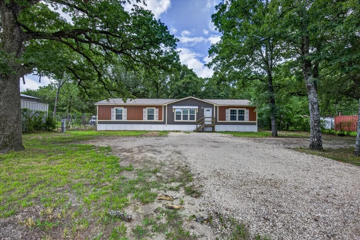 Manufactured Home For Sale in Henderson County , 11079 State Highway 198, Mabank, Texas 75147, 4 Bedroom, 2 Bathroom, Garage spaces, 1,768 Sqft, built in 2020, mls#21302063, Real Estate Agent in Mabank, Homes For Sale in Henderson county, Homes For Sale in Mabank, Realtor in Mabank Texas, Real Estate Brokerage Independent Realty Texas, Luminita Cordes Realtor