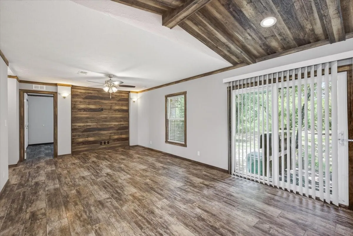 Manufactured Home For Sale in Henderson County , 11079 State Highway 198, Mabank, Texas 75147, 4 Bedroom, 2 Bathroom, Garage spaces, 1,768 Sqft, built in 2020, mls#21302063, Real Estate Agent in Mabank, Homes For Sale in Henderson county, Homes For Sale in Mabank, Realtor in Mabank Texas, Real Estate Brokerage Independent Realty Texas, Luminita Cordes Realtor