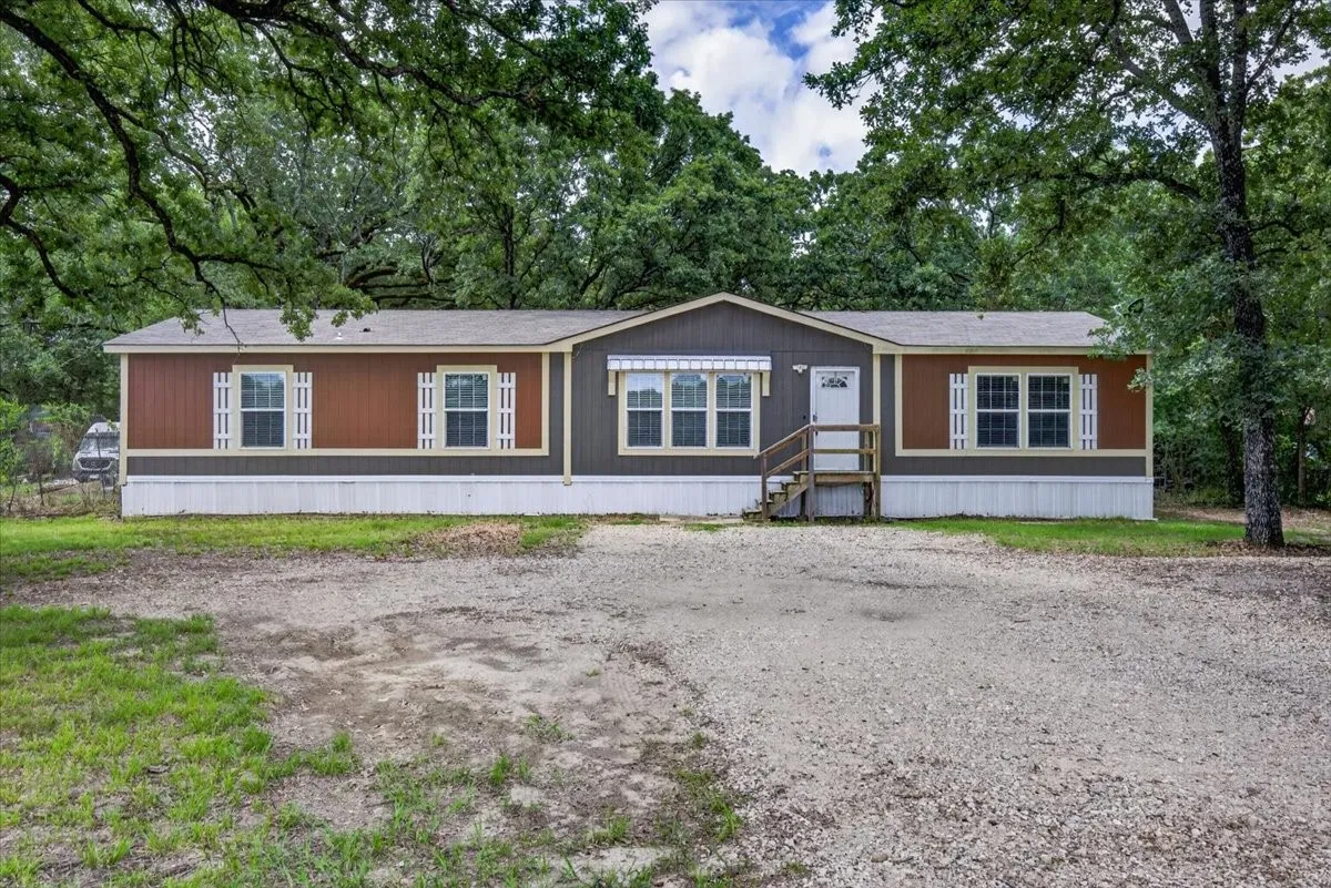 Manufactured Home For Sale in Henderson County , 11079 State Highway 198, Mabank, Texas 75147, 4 Bedroom, 2 Bathroom, Garage spaces, 1,768 Sqft, built in 2020, mls#21302063, Real Estate Agent in Mabank, Homes For Sale in Henderson county, Homes For Sale in Mabank, Realtor in Mabank Texas, Real Estate Brokerage Independent Realty Texas, Luminita Cordes Realtor