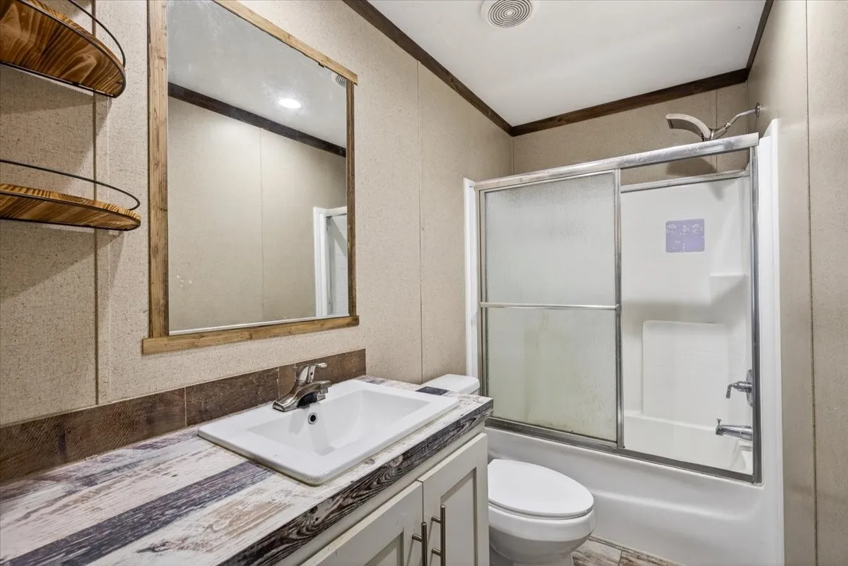 Manufactured Home For Sale in Henderson County , 11079 State Highway 198, Mabank, Texas 75147, 4 Bedroom, 2 Bathroom, Garage spaces, 1,768 Sqft, built in 2020, mls#21302063, Real Estate Agent in Mabank, Homes For Sale in Henderson county, Homes For Sale in Mabank, Realtor in Mabank Texas, Real Estate Brokerage Independent Realty Texas, Luminita Cordes Realtor