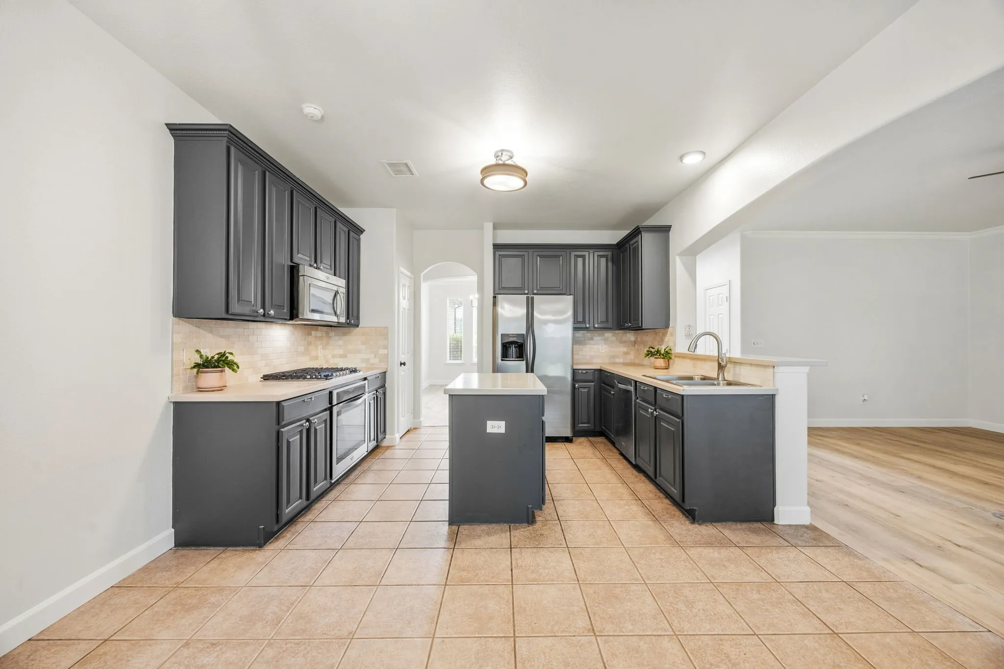 Single Family Residence For Sale in Rockwall County , 871 High Cotton Lane, Rockwall, Texas 75087, 4 Bedroom, 3 Bathroom, 2 Garage spaces, 3,050 Sqft, built in 2002, mls#21302070, Real Estate Agent in Rockwall, Homes For Sale in Rockwall county, Homes For Sale in Rockwall, Realtor in Rockwall Texas, Real Estate Brokerage Independent Realty Texas, Luminita Cordes Realtor