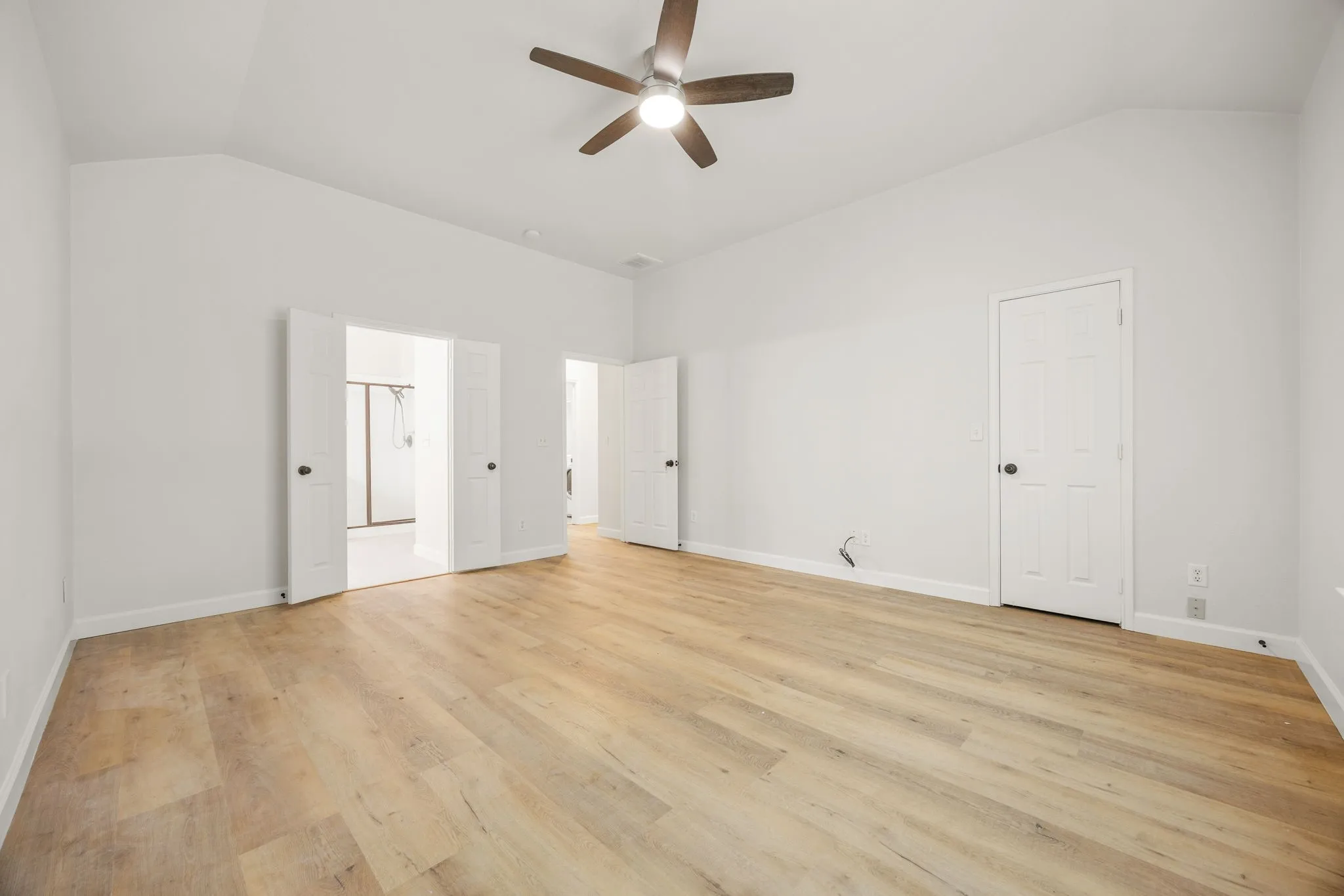 Single Family Residence For Sale in Rockwall County , 871 High Cotton Lane, Rockwall, Texas 75087, 4 Bedroom, 3 Bathroom, 2 Garage spaces, 3,050 Sqft, built in 2002, mls#21302070, Real Estate Agent in Rockwall, Homes For Sale in Rockwall county, Homes For Sale in Rockwall, Realtor in Rockwall Texas, Real Estate Brokerage Independent Realty Texas, Luminita Cordes Realtor