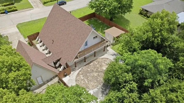 Single Family Residence For Sale in Dallas County , 205 Roaring Springs Drive, De Soto, Texas 75115, 4 Bedroom, 3 Bathroom, 2 Garage spaces, 2,520 Sqft, built in 1965, mls#21301682, Real Estate Agent in De Soto, Homes For Sale in Dallas county, Homes For Sale in De Soto, Realtor in De Soto Texas, Real Estate Brokerage Independent Realty Texas, Luminita Cordes Realtor