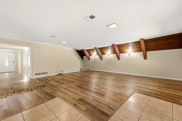 Single Family Residence For Sale in Dallas County , 205 Roaring Springs Drive, De Soto, Texas 75115, 4 Bedroom, 3 Bathroom, 2 Garage spaces, 2,520 Sqft, built in 1965, mls#21301682, Real Estate Agent in De Soto, Homes For Sale in Dallas county, Homes For Sale in De Soto, Realtor in De Soto Texas, Real Estate Brokerage Independent Realty Texas, Luminita Cordes Realtor
