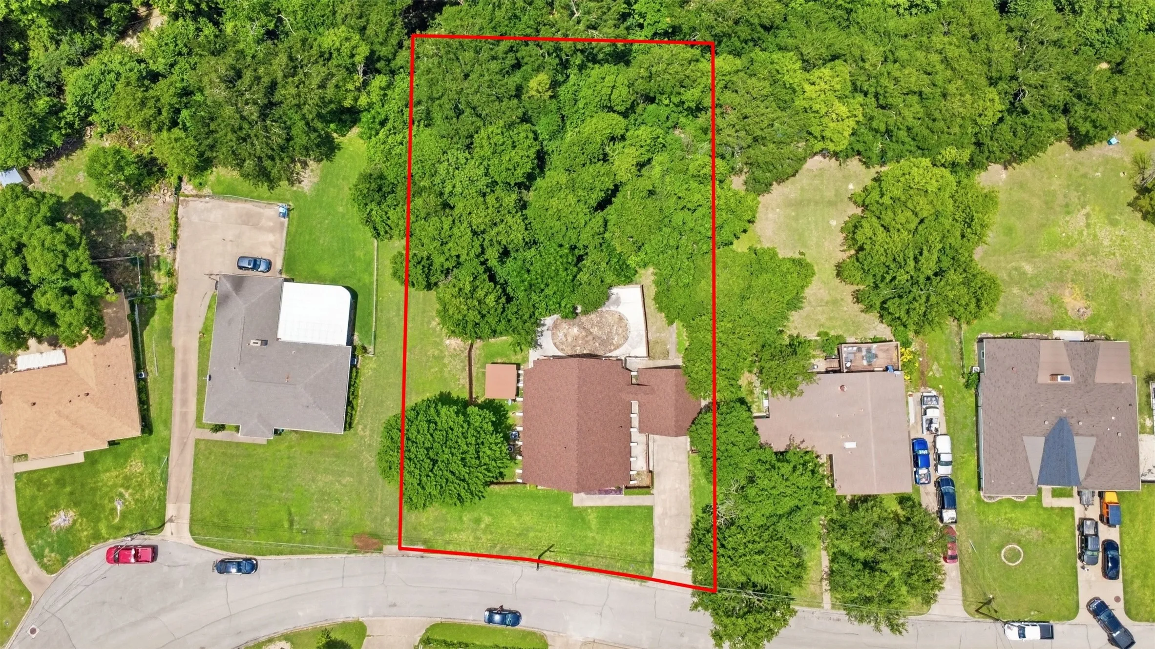 Single Family Residence For Sale in Dallas County , 205 Roaring Springs Drive, De Soto, Texas 75115, 4 Bedroom, 3 Bathroom, 2 Garage spaces, 2,520 Sqft, built in 1965, mls#21301682, Real Estate Agent in De Soto, Homes For Sale in Dallas county, Homes For Sale in De Soto, Realtor in De Soto Texas, Real Estate Brokerage Independent Realty Texas, Luminita Cordes Realtor