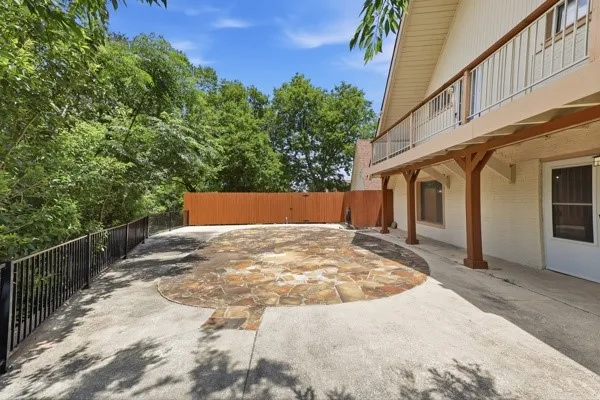 Single Family Residence For Sale in Dallas County , 205 Roaring Springs Drive, De Soto, Texas 75115, 4 Bedroom, 3 Bathroom, 2 Garage spaces, 2,520 Sqft, built in 1965, mls#21301682, Real Estate Agent in De Soto, Homes For Sale in Dallas county, Homes For Sale in De Soto, Realtor in De Soto Texas, Real Estate Brokerage Independent Realty Texas, Luminita Cordes Realtor