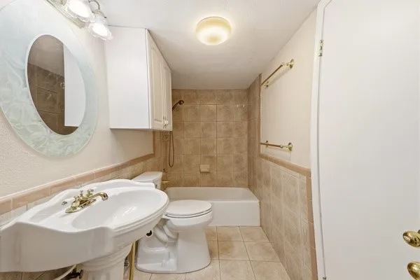 Single Family Residence For Sale in Dallas County , 205 Roaring Springs Drive, De Soto, Texas 75115, 4 Bedroom, 3 Bathroom, 2 Garage spaces, 2,520 Sqft, built in 1965, mls#21301682, Real Estate Agent in De Soto, Homes For Sale in Dallas county, Homes For Sale in De Soto, Realtor in De Soto Texas, Real Estate Brokerage Independent Realty Texas, Luminita Cordes Realtor