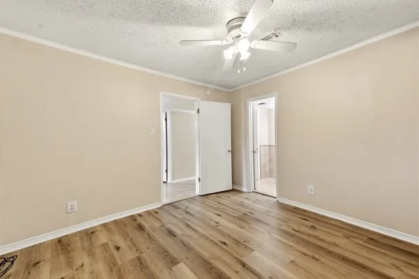 Single Family Residence For Sale in Dallas County , 205 Roaring Springs Drive, De Soto, Texas 75115, 4 Bedroom, 3 Bathroom, 2 Garage spaces, 2,520 Sqft, built in 1965, mls#21301682, Real Estate Agent in De Soto, Homes For Sale in Dallas county, Homes For Sale in De Soto, Realtor in De Soto Texas, Real Estate Brokerage Independent Realty Texas, Luminita Cordes Realtor