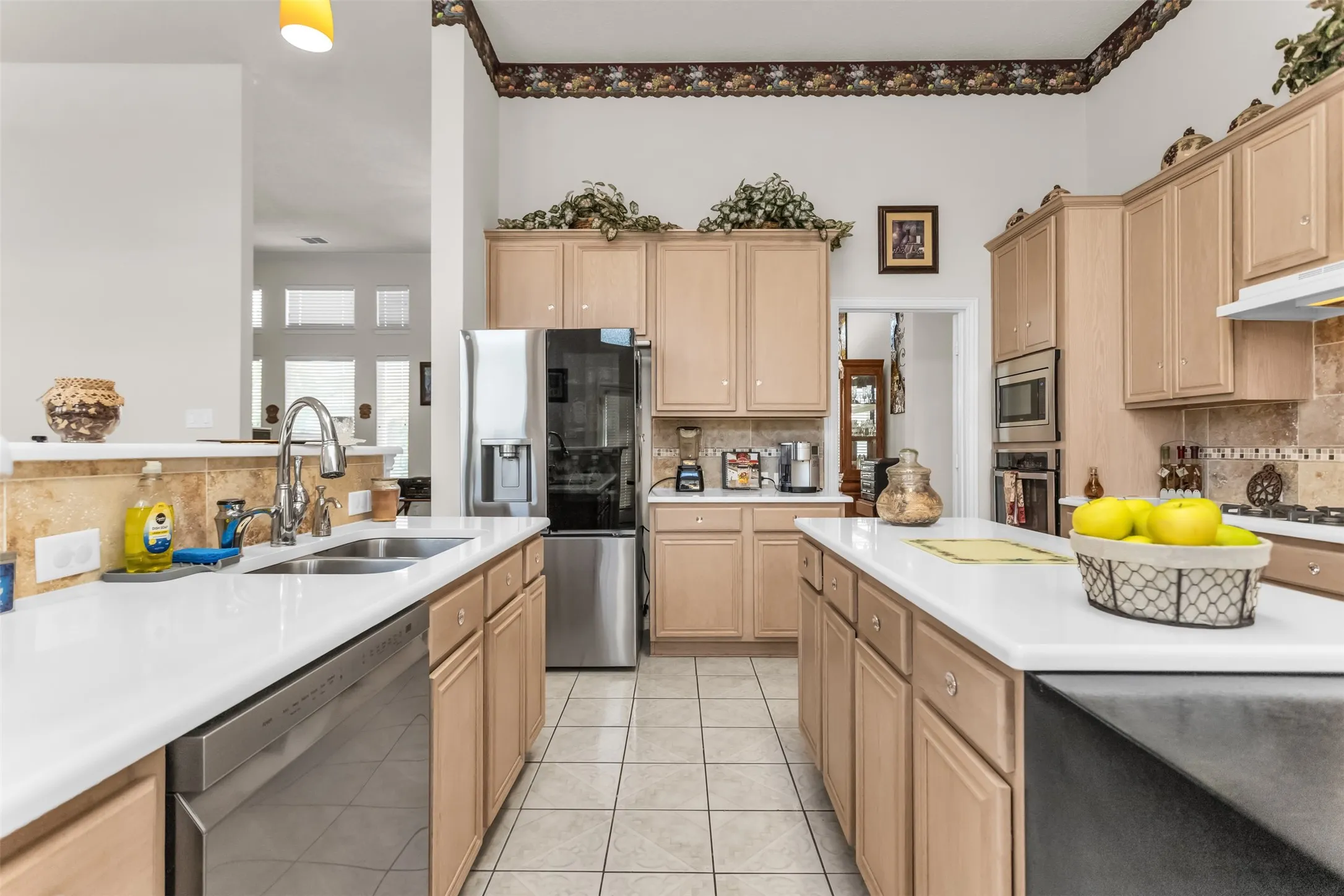 Quartz Countertops, Gas Cooktop, & Stove + Microwave!