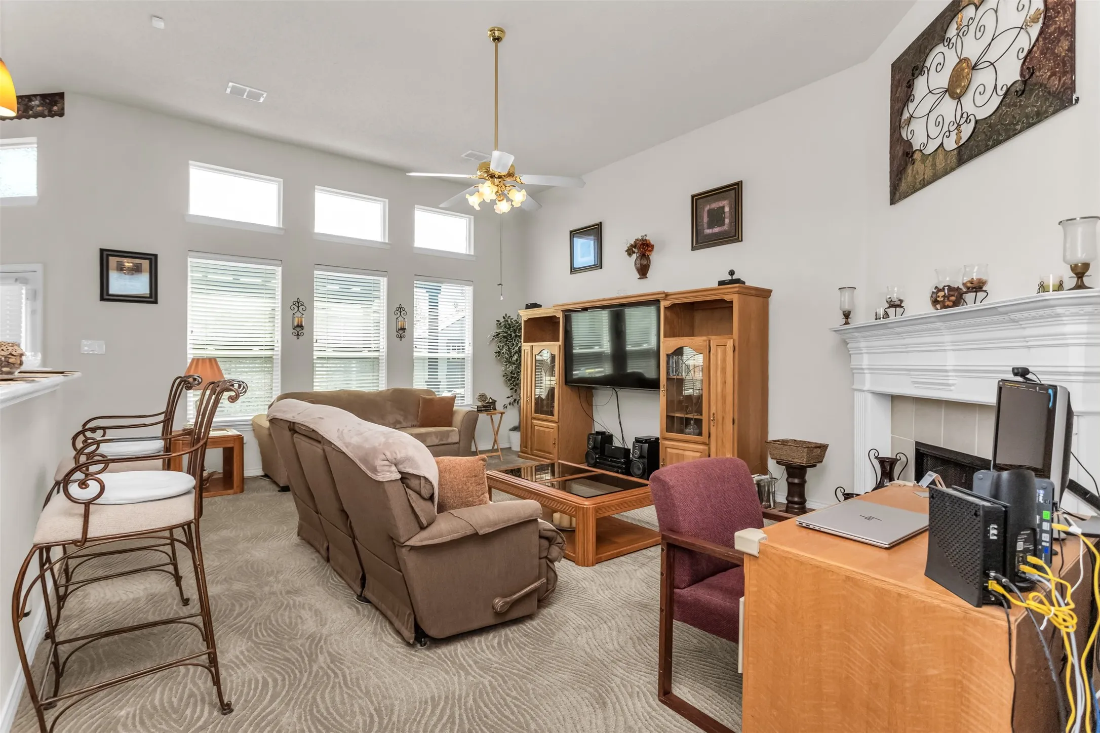 Family Room Has Windows That Overlook Pool & Spa!
