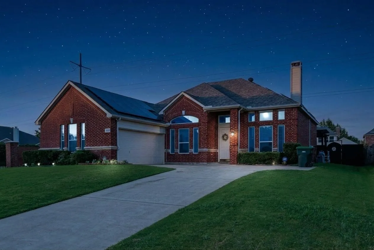 Single Family Residence For Sale in Collin County , 7420 Brookdale Drive, Plano, Texas 75024, 3 Bedroom, 2 Bathroom, 2 Garage spaces, 2,155 Sqft, built in 1997, mls#21258984, Real Estate Agent in Plano, Homes For Sale in Collin county, Homes For Sale in Plano, Realtor in Plano Texas, Real Estate Brokerage Independent Realty Texas, Luminita Cordes Realtor