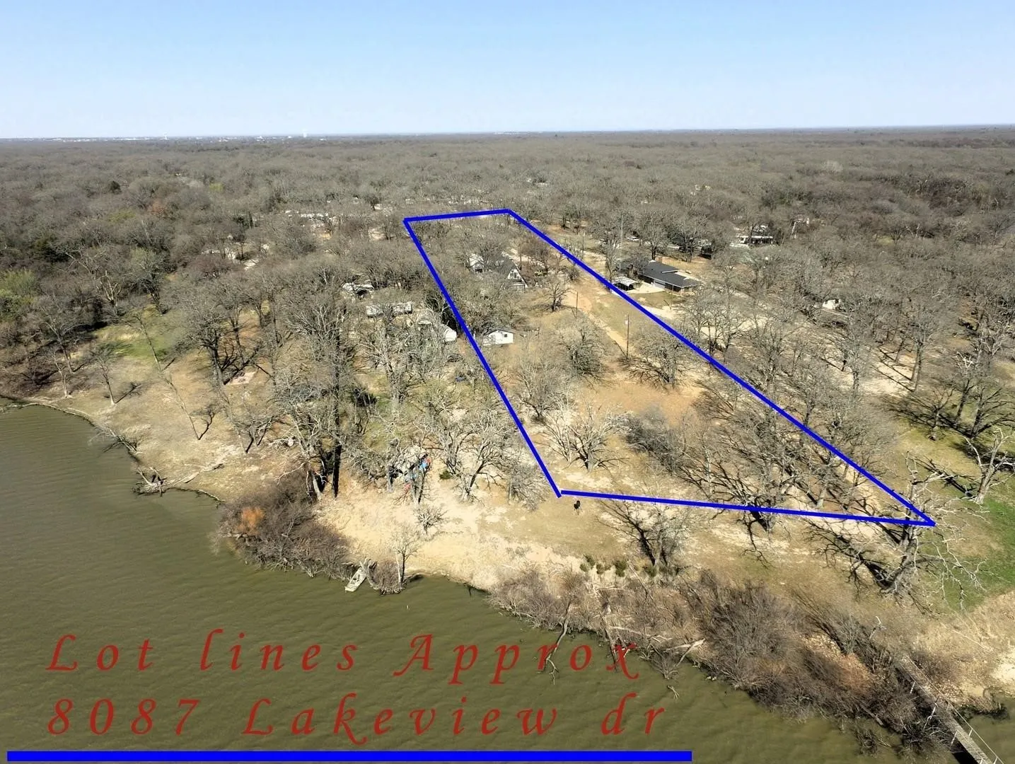 Single Family Residence For Sale in Hunt County , 8087 Lakeview Drive, Quinlan, Texas 75474, 1 Bedroom, 2 Bathroom, 4 Garage spaces, 1,580 Sqft, built in 1983, mls#21302092, Real Estate Agent in Quinlan, Homes For Sale in Hunt county, Homes For Sale in Quinlan, Realtor in Quinlan Texas, Real Estate Brokerage Independent Realty Texas, Luminita Cordes Realtor
