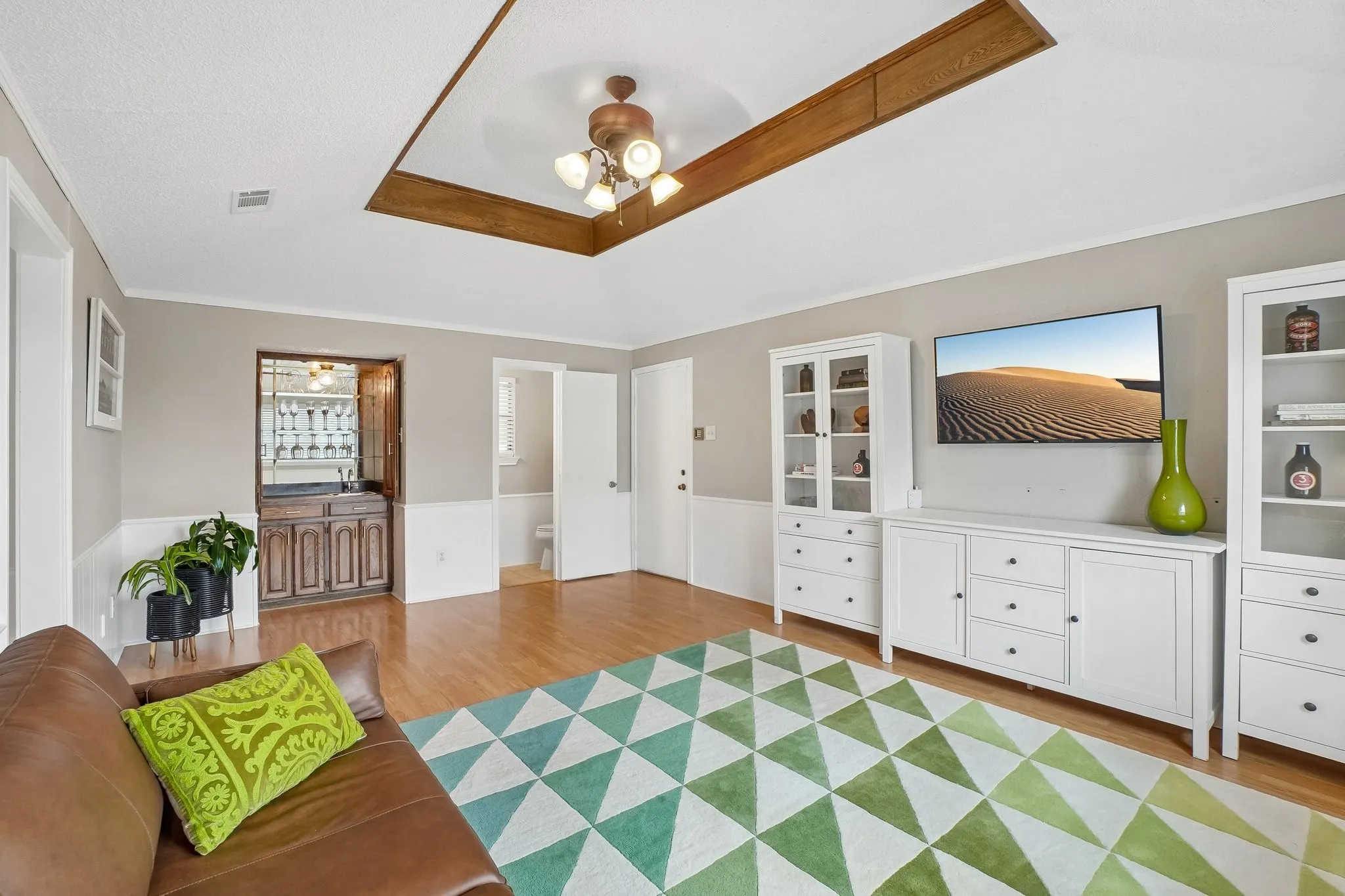 Single Family Residence For Sale in Denton County , 2330 Heatherwoods Way, Carrollton, Texas 75007, 3 Bedroom, 3 Bathroom, 2 Garage spaces, 2,051 Sqft, built in 1984, mls#21296120, Real Estate Agent in Carrollton, Homes For Sale in Denton county, Homes For Sale in Carrollton, Realtor in Carrollton Texas, Real Estate Brokerage Independent Realty Texas, Luminita Cordes Realtor