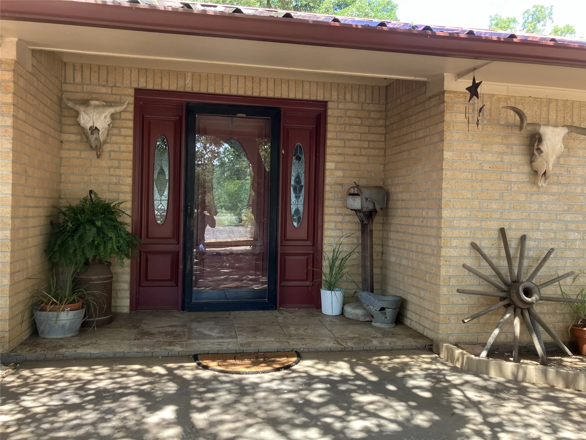 Single Family Residence For Sale in Eastland County , 402 County Road 455, Ranger, Texas 76470, 3 Bedroom, 3 Bathroom, 3 Garage spaces, 5,050 Sqft, built in 1978, mls#21302096, Real Estate Agent in Ranger, Homes For Sale in Eastland county, Homes For Sale in Ranger, Realtor in Ranger Texas, Real Estate Brokerage Independent Realty Texas, Luminita Cordes Realtor