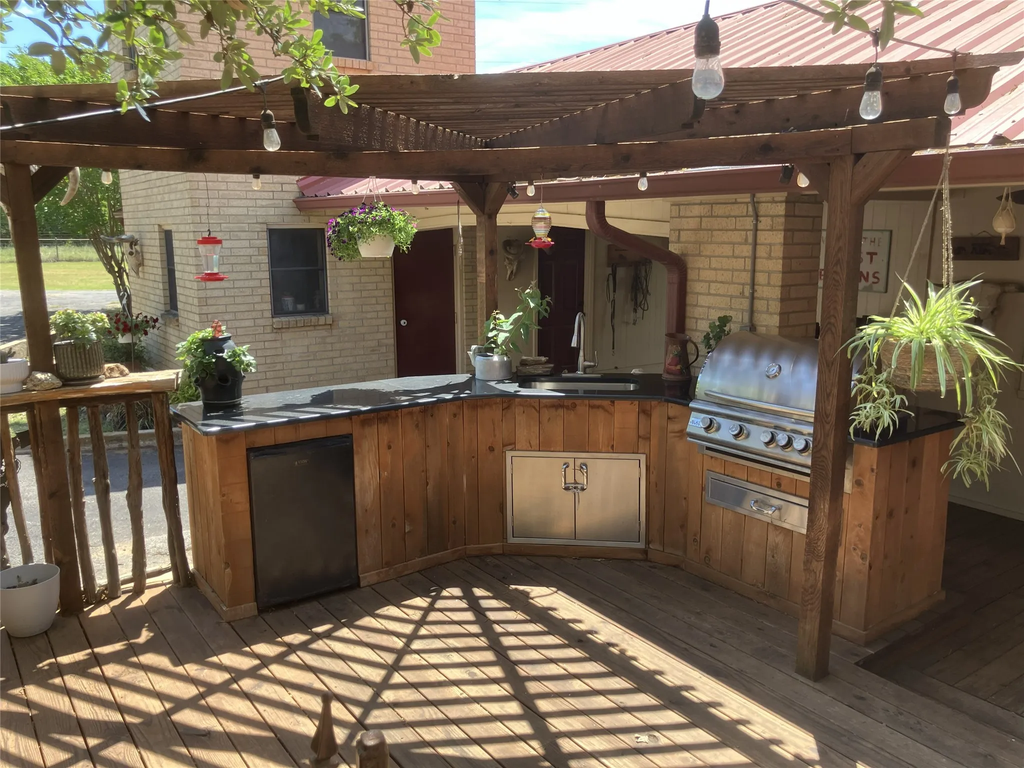 Single Family Residence For Sale in Eastland County , 402 County Road 455, Ranger, Texas 76470, 3 Bedroom, 3 Bathroom, 3 Garage spaces, 5,050 Sqft, built in 1978, mls#21302096, Real Estate Agent in Ranger, Homes For Sale in Eastland county, Homes For Sale in Ranger, Realtor in Ranger Texas, Real Estate Brokerage Independent Realty Texas, Luminita Cordes Realtor