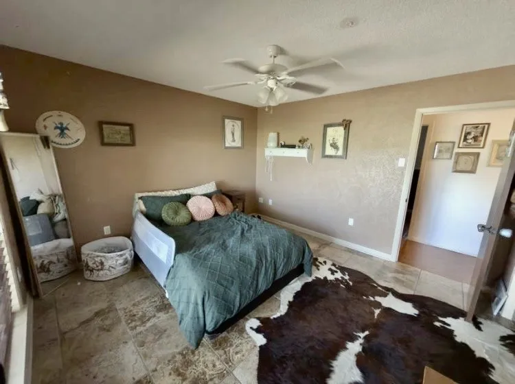 Single Family Residence For Sale in Eastland County , 402 County Road 455, Ranger, Texas 76470, 3 Bedroom, 3 Bathroom, 3 Garage spaces, 5,050 Sqft, built in 1978, mls#21302096, Real Estate Agent in Ranger, Homes For Sale in Eastland county, Homes For Sale in Ranger, Realtor in Ranger Texas, Real Estate Brokerage Independent Realty Texas, Luminita Cordes Realtor