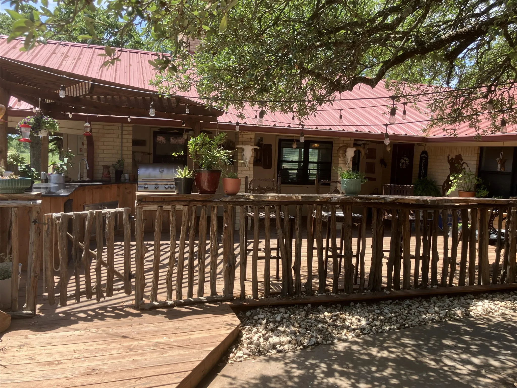 Single Family Residence For Sale in Eastland County , 402 County Road 455, Ranger, Texas 76470, 3 Bedroom, 3 Bathroom, 3 Garage spaces, 5,050 Sqft, built in 1978, mls#21302096, Real Estate Agent in Ranger, Homes For Sale in Eastland county, Homes For Sale in Ranger, Realtor in Ranger Texas, Real Estate Brokerage Independent Realty Texas, Luminita Cordes Realtor