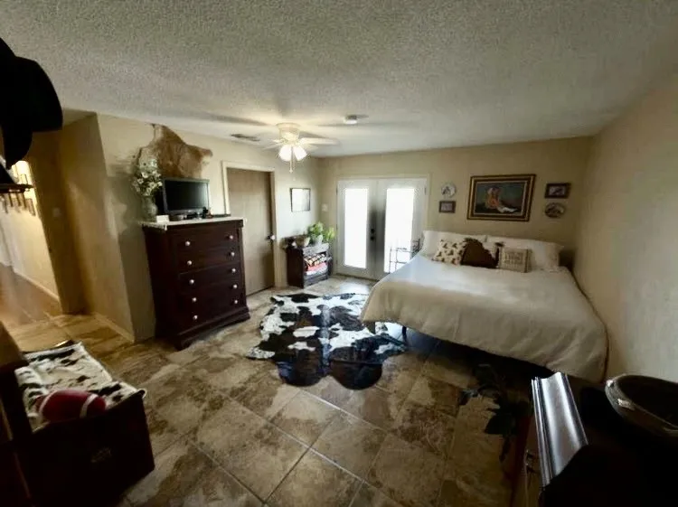 Single Family Residence For Sale in Eastland County , 402 County Road 455, Ranger, Texas 76470, 3 Bedroom, 3 Bathroom, 3 Garage spaces, 5,050 Sqft, built in 1978, mls#21302096, Real Estate Agent in Ranger, Homes For Sale in Eastland county, Homes For Sale in Ranger, Realtor in Ranger Texas, Real Estate Brokerage Independent Realty Texas, Luminita Cordes Realtor