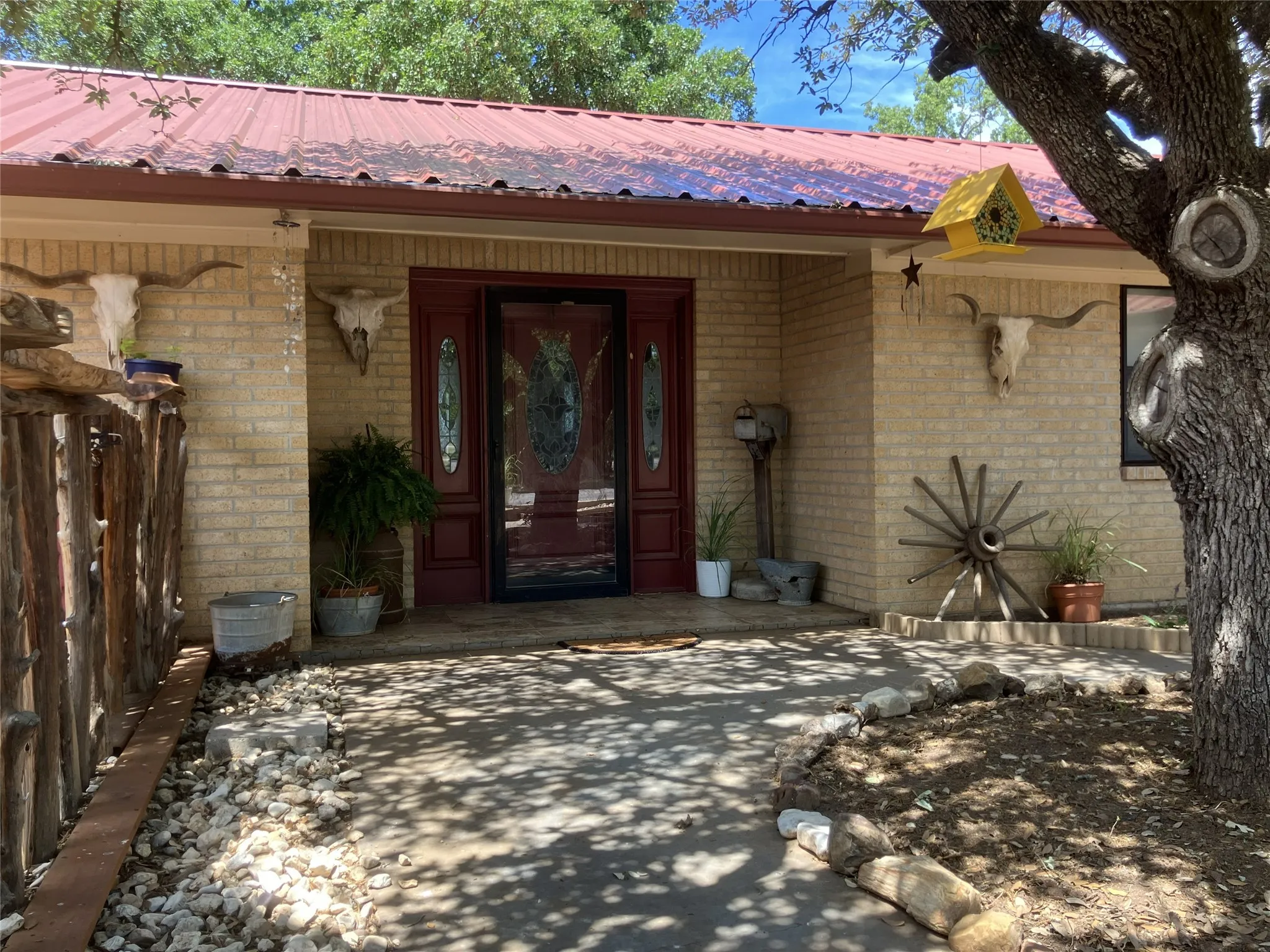 Single Family Residence For Sale in Eastland County , 402 County Road 455, Ranger, Texas 76470, 3 Bedroom, 3 Bathroom, 3 Garage spaces, 5,050 Sqft, built in 1978, mls#21302096, Real Estate Agent in Ranger, Homes For Sale in Eastland county, Homes For Sale in Ranger, Realtor in Ranger Texas, Real Estate Brokerage Independent Realty Texas, Luminita Cordes Realtor