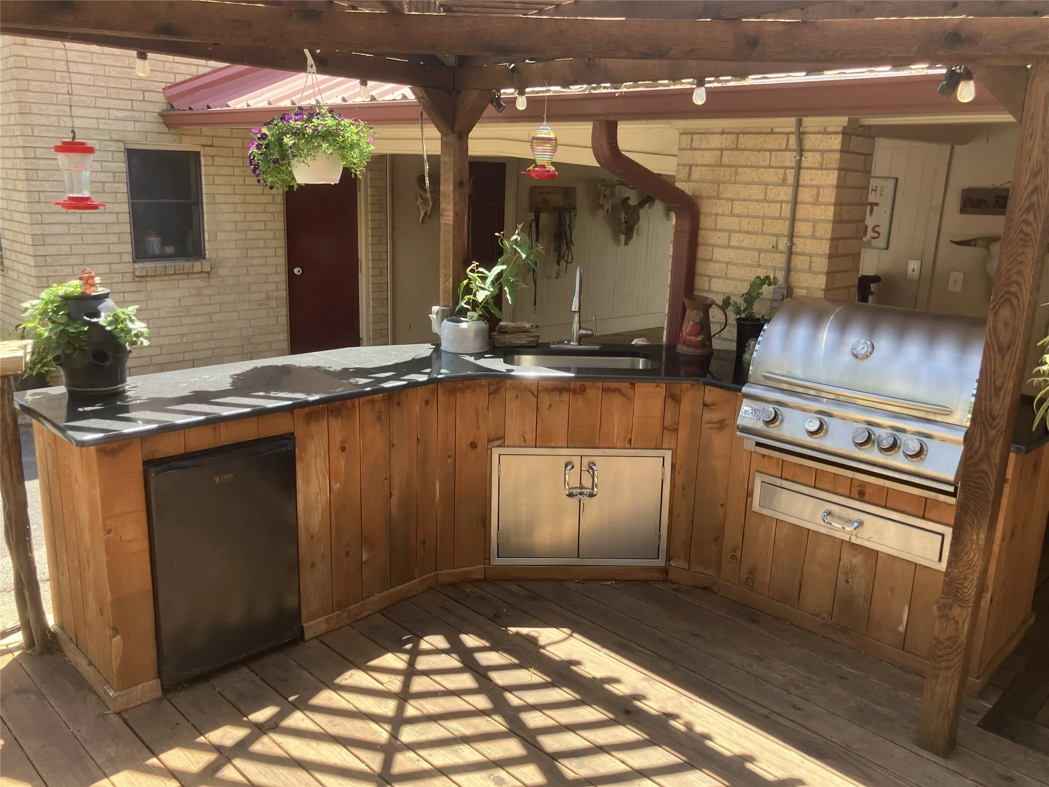 Single Family Residence For Sale in Eastland County , 402 County Road 455, Ranger, Texas 76470, 3 Bedroom, 3 Bathroom, 3 Garage spaces, 5,050 Sqft, built in 1978, mls#21302096, Real Estate Agent in Ranger, Homes For Sale in Eastland county, Homes For Sale in Ranger, Realtor in Ranger Texas, Real Estate Brokerage Independent Realty Texas, Luminita Cordes Realtor