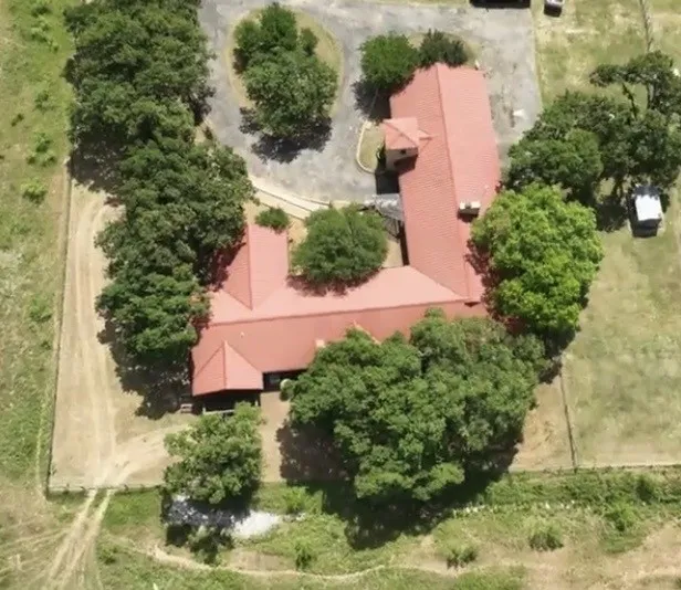 Single Family Residence For Sale in Eastland County , 402 County Road 455, Ranger, Texas 76470, 3 Bedroom, 3 Bathroom, 3 Garage spaces, 5,050 Sqft, built in 1978, mls#21302096, Real Estate Agent in Ranger, Homes For Sale in Eastland county, Homes For Sale in Ranger, Realtor in Ranger Texas, Real Estate Brokerage Independent Realty Texas, Luminita Cordes Realtor