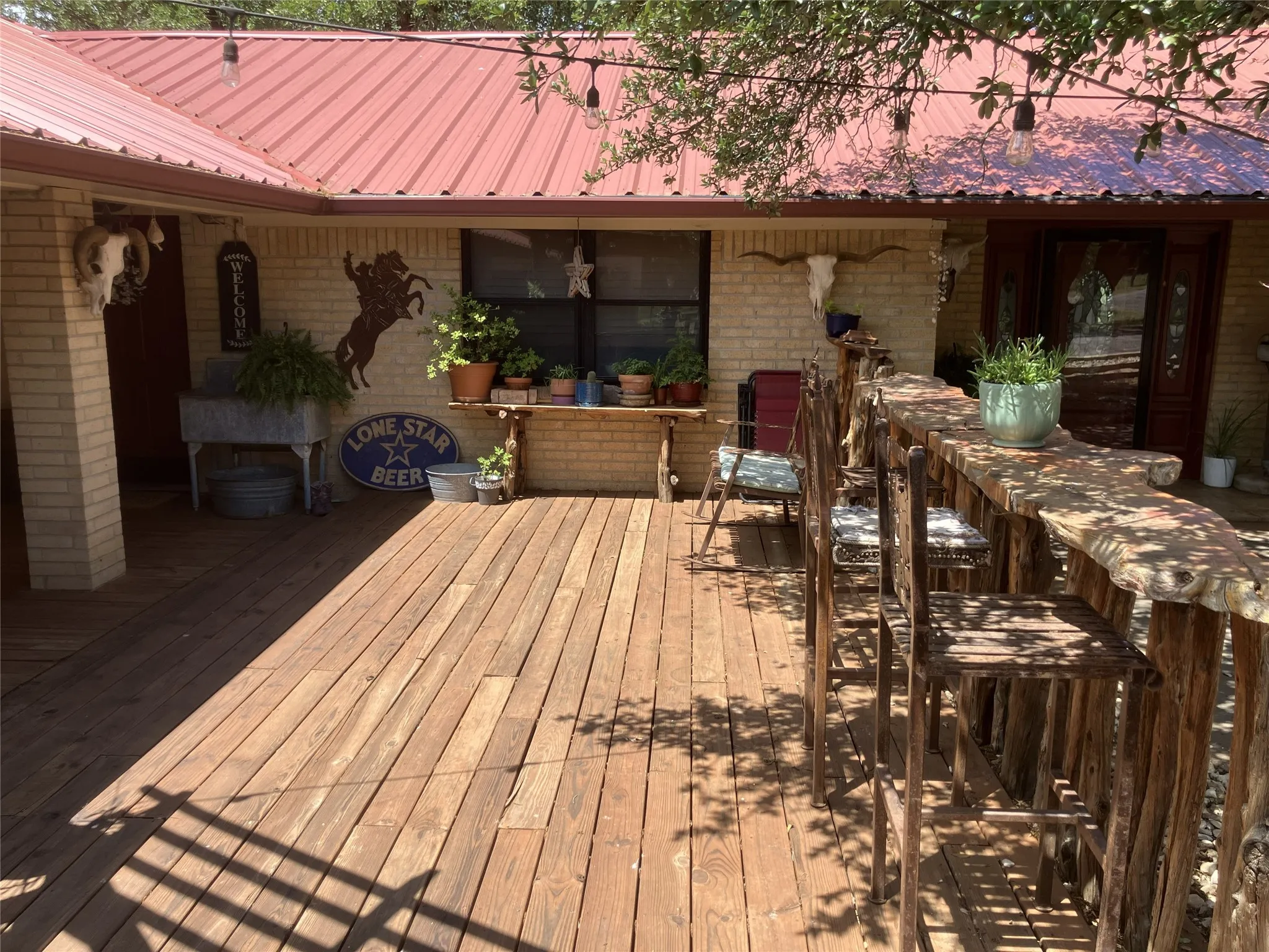 Single Family Residence For Sale in Eastland County , 402 County Road 455, Ranger, Texas 76470, 3 Bedroom, 3 Bathroom, 3 Garage spaces, 5,050 Sqft, built in 1978, mls#21302096, Real Estate Agent in Ranger, Homes For Sale in Eastland county, Homes For Sale in Ranger, Realtor in Ranger Texas, Real Estate Brokerage Independent Realty Texas, Luminita Cordes Realtor