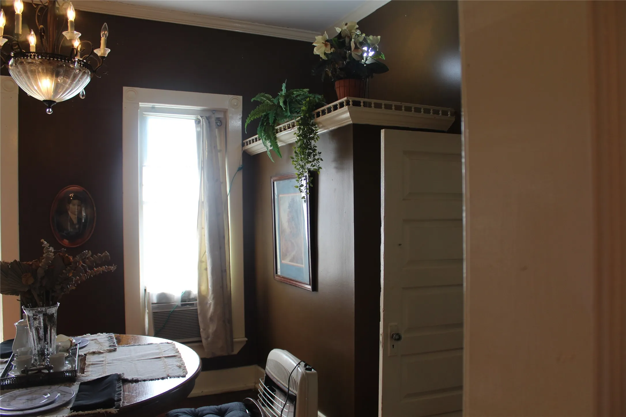 Single Family Residence For Sale in Hunt County , 2818 S Blades Street, Greenville, Texas 75401, 3 Bedroom, 2 Bathroom, Garage spaces, 1,375 Sqft, built in 1926, mls#21292731, Real Estate Agent in Greenville, Homes For Sale in Hunt county, Homes For Sale in Greenville, Realtor in Greenville Texas, Real Estate Brokerage Independent Realty Texas, Luminita Cordes Realtor