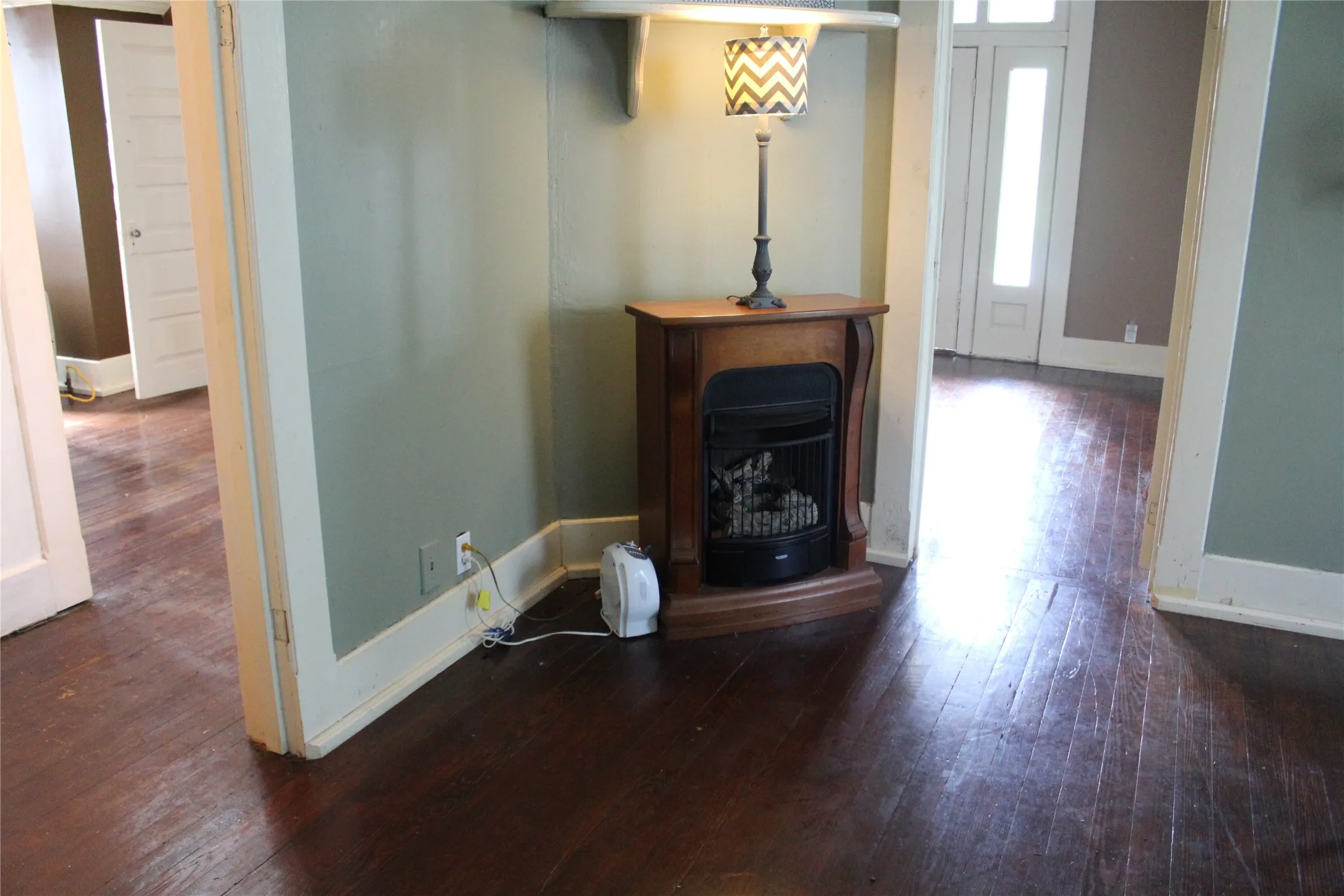 Single Family Residence For Sale in Hunt County , 2818 S Blades Street, Greenville, Texas 75401, 3 Bedroom, 2 Bathroom, Garage spaces, 1,375 Sqft, built in 1926, mls#21292731, Real Estate Agent in Greenville, Homes For Sale in Hunt county, Homes For Sale in Greenville, Realtor in Greenville Texas, Real Estate Brokerage Independent Realty Texas, Luminita Cordes Realtor