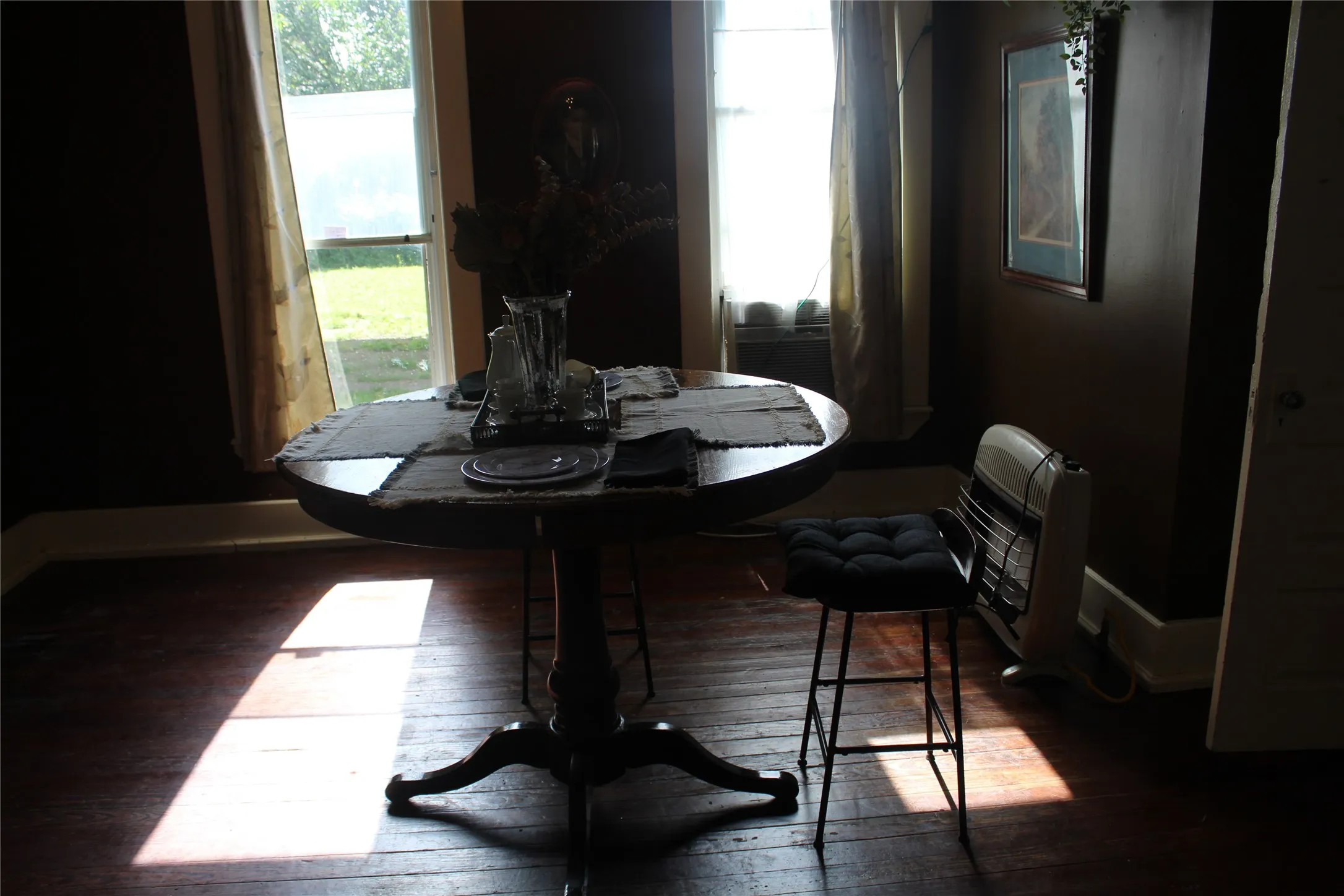 Single Family Residence For Sale in Hunt County , 2818 S Blades Street, Greenville, Texas 75401, 3 Bedroom, 2 Bathroom, Garage spaces, 1,375 Sqft, built in 1926, mls#21292731, Real Estate Agent in Greenville, Homes For Sale in Hunt county, Homes For Sale in Greenville, Realtor in Greenville Texas, Real Estate Brokerage Independent Realty Texas, Luminita Cordes Realtor