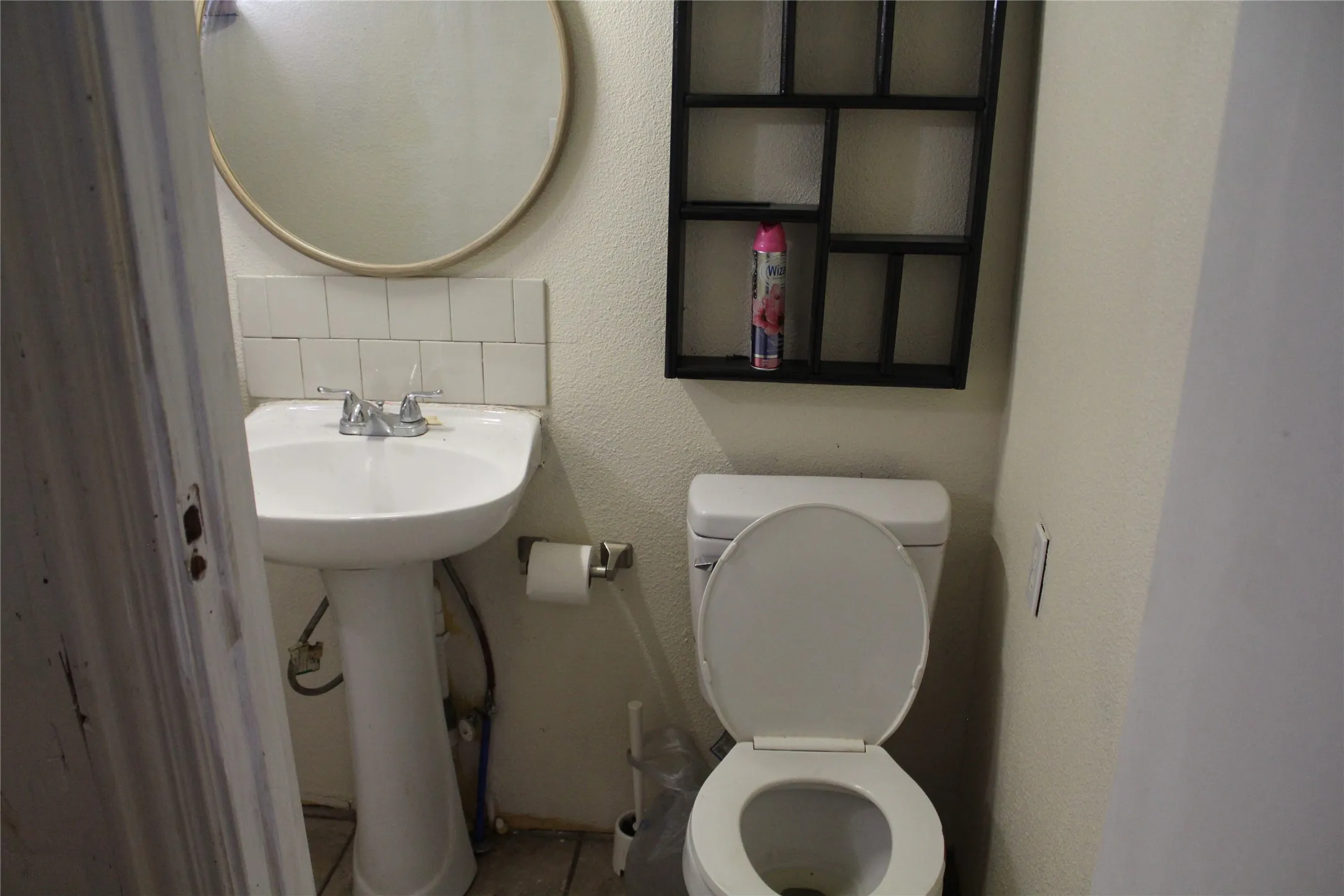 Single Family Residence For Sale in Hunt County , 2818 S Blades Street, Greenville, Texas 75401, 3 Bedroom, 2 Bathroom, Garage spaces, 1,375 Sqft, built in 1926, mls#21292731, Real Estate Agent in Greenville, Homes For Sale in Hunt county, Homes For Sale in Greenville, Realtor in Greenville Texas, Real Estate Brokerage Independent Realty Texas, Luminita Cordes Realtor