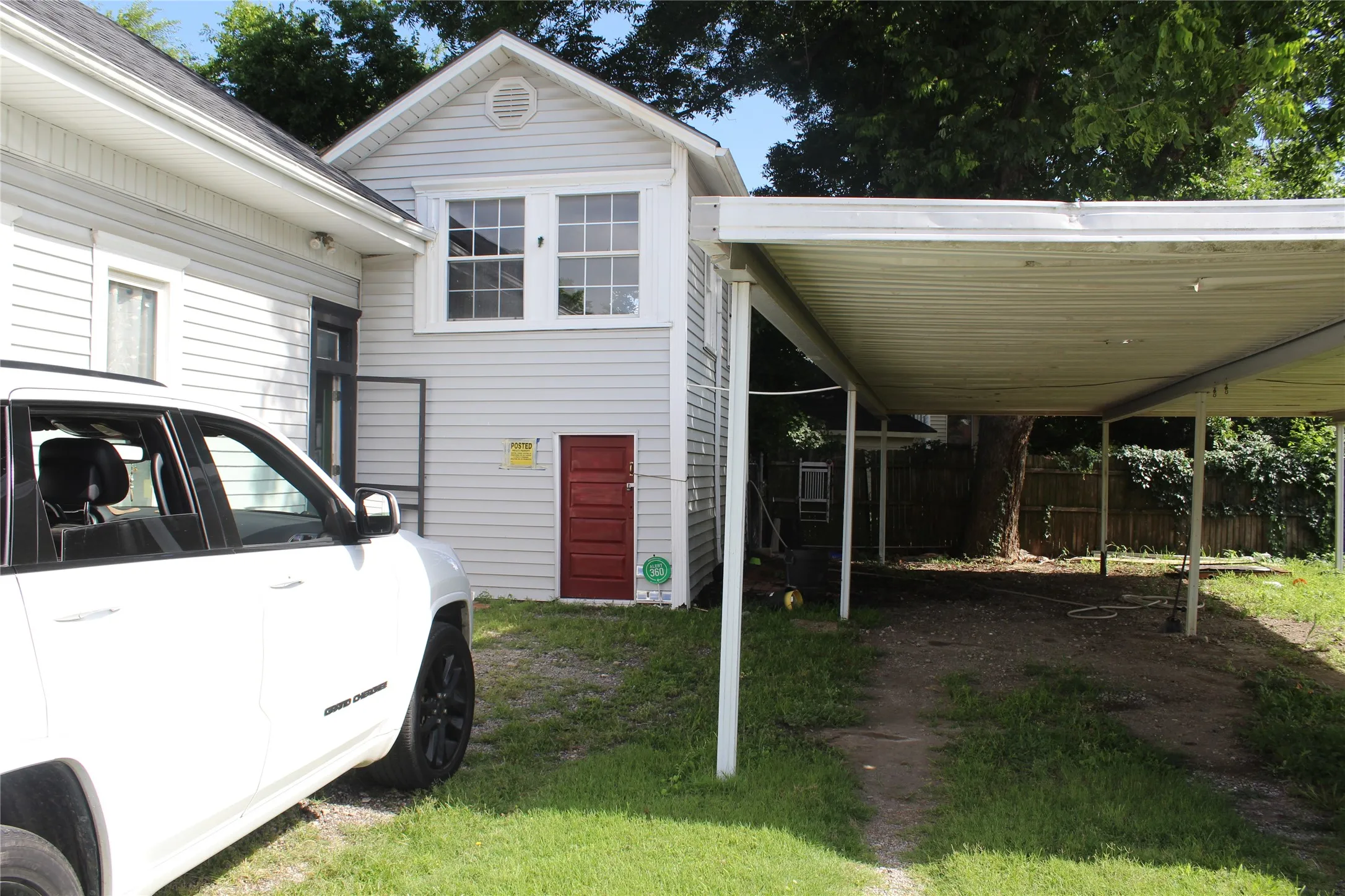 Single Family Residence For Sale in Hunt County , 2818 S Blades Street, Greenville, Texas 75401, 3 Bedroom, 2 Bathroom, Garage spaces, 1,375 Sqft, built in 1926, mls#21292731, Real Estate Agent in Greenville, Homes For Sale in Hunt county, Homes For Sale in Greenville, Realtor in Greenville Texas, Real Estate Brokerage Independent Realty Texas, Luminita Cordes Realtor