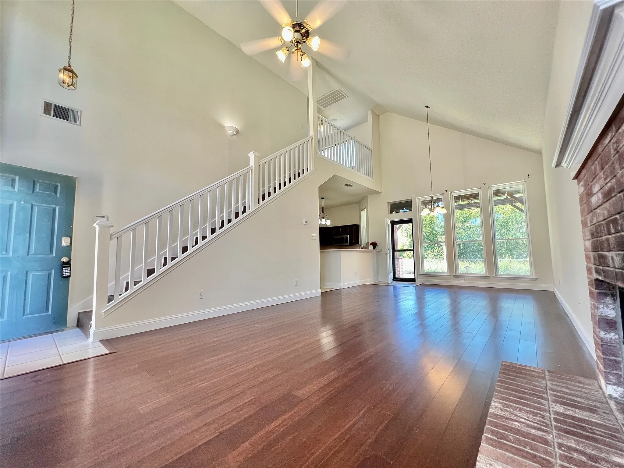 Single Family Residence For Rent in Rockwall County , 3098 Wildflower Way, Rockwall, Texas 75032, 3 Bedroom, 2 Bathroom, 2 Garage spaces, 1,726 Sqft, built in 1999, mls#21289317, Real Estate Agent in Rockwall, Homes For Rent in Rockwall county, Homes For Rent in Rockwall, Realtor in Rockwall Texas, Real Estate Brokerage Independent Realty Texas, Luminita Cordes Realtor