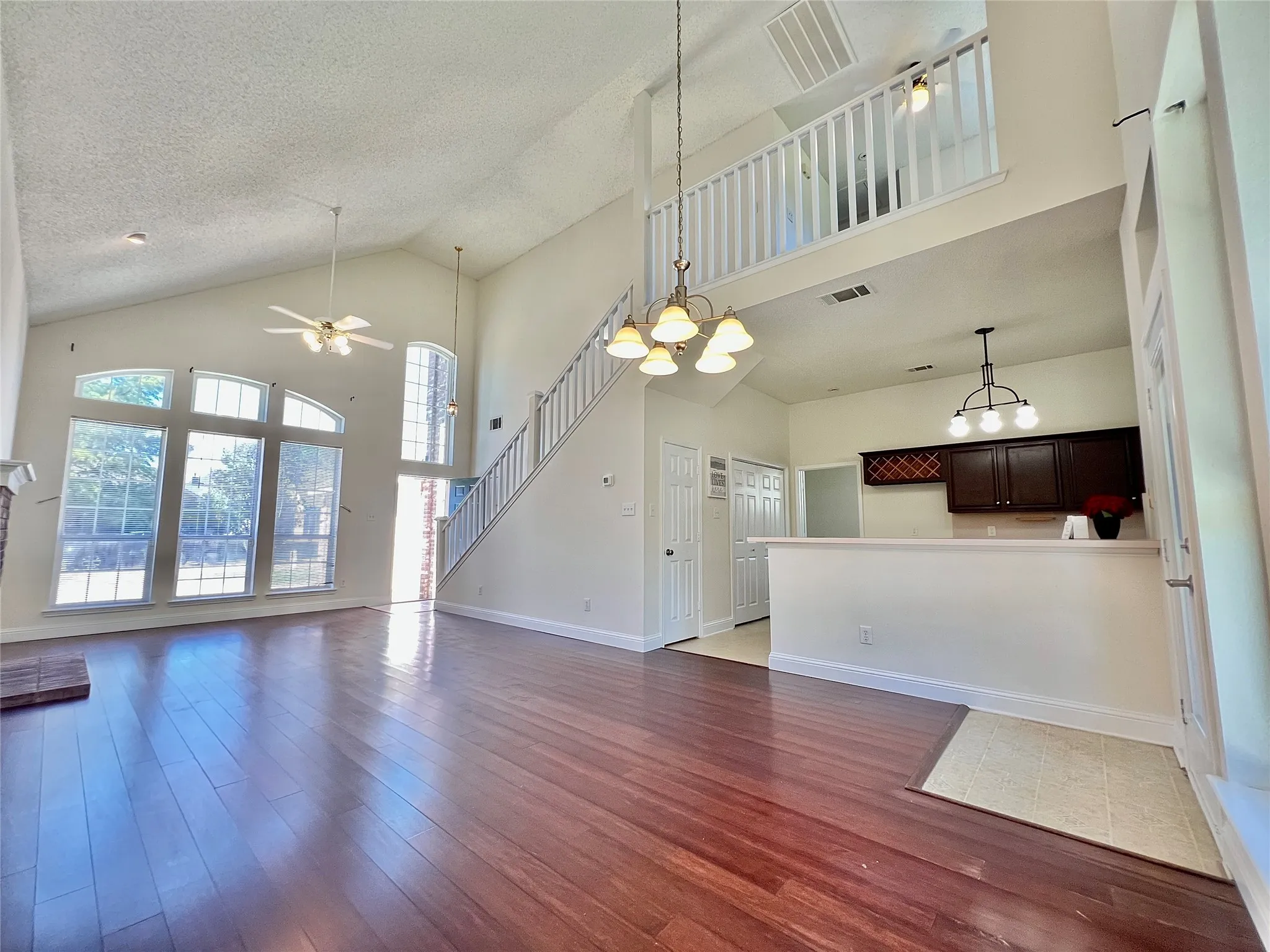 Single Family Residence For Rent in Rockwall County , 3098 Wildflower Way, Rockwall, Texas 75032, 3 Bedroom, 2 Bathroom, 2 Garage spaces, 1,726 Sqft, built in 1999, mls#21289317, Real Estate Agent in Rockwall, Homes For Rent in Rockwall county, Homes For Rent in Rockwall, Realtor in Rockwall Texas, Real Estate Brokerage Independent Realty Texas, Luminita Cordes Realtor