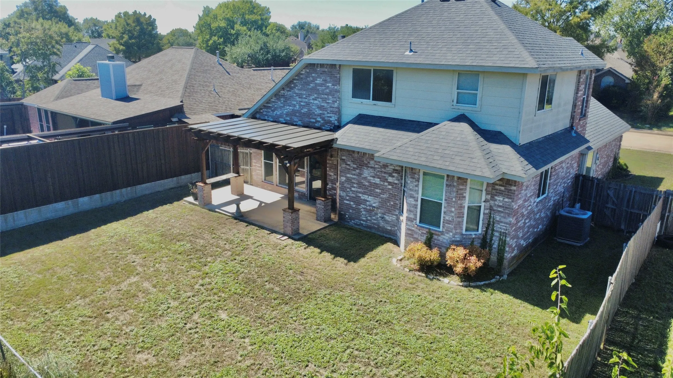 Single Family Residence For Rent in Rockwall County , 3098 Wildflower Way, Rockwall, Texas 75032, 3 Bedroom, 2 Bathroom, 2 Garage spaces, 1,726 Sqft, built in 1999, mls#21289317, Real Estate Agent in Rockwall, Homes For Rent in Rockwall county, Homes For Rent in Rockwall, Realtor in Rockwall Texas, Real Estate Brokerage Independent Realty Texas, Luminita Cordes Realtor