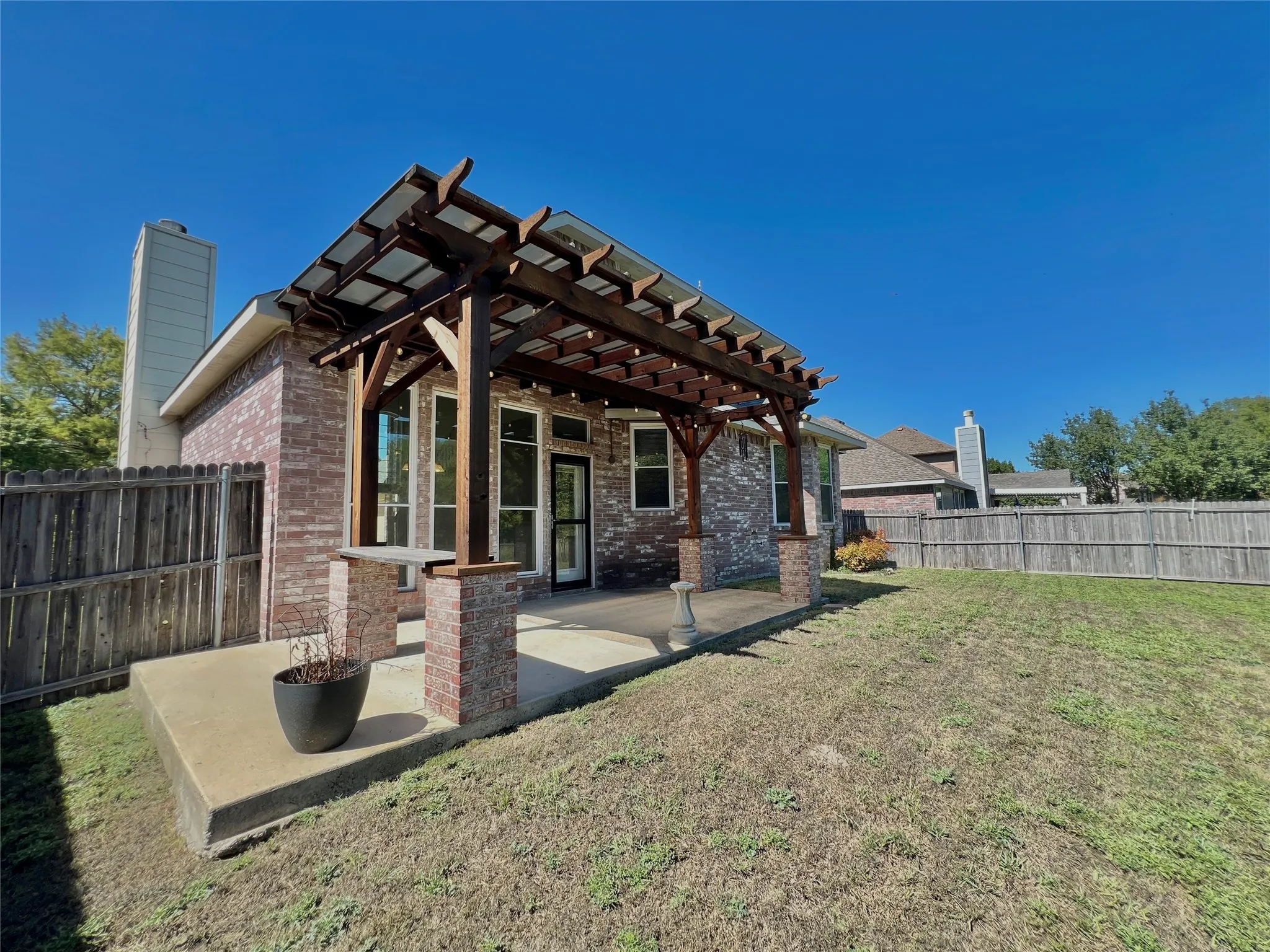 Single Family Residence For Rent in Rockwall County , 3098 Wildflower Way, Rockwall, Texas 75032, 3 Bedroom, 2 Bathroom, 2 Garage spaces, 1,726 Sqft, built in 1999, mls#21289317, Real Estate Agent in Rockwall, Homes For Rent in Rockwall county, Homes For Rent in Rockwall, Realtor in Rockwall Texas, Real Estate Brokerage Independent Realty Texas, Luminita Cordes Realtor