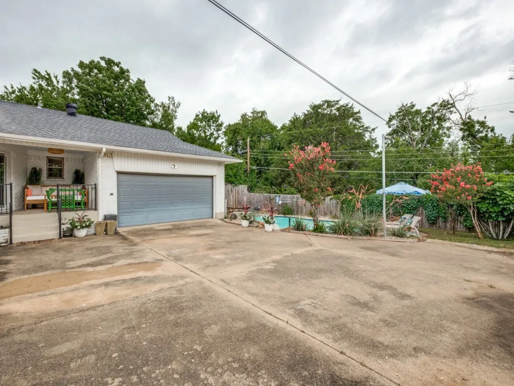 Single Family Residence For Sale in Dallas County , 9135 Bretshire Drive, Dallas, Texas 75228, 3 Bedroom, 3 Bathroom, 2 Garage spaces, 1,992 Sqft, built in 1961, mls#21301961, Real Estate Agent in Dallas, Homes For Sale in Dallas county, Homes For Sale in Dallas, Realtor in Dallas Texas, Real Estate Brokerage Independent Realty Texas, Luminita Cordes Realtor