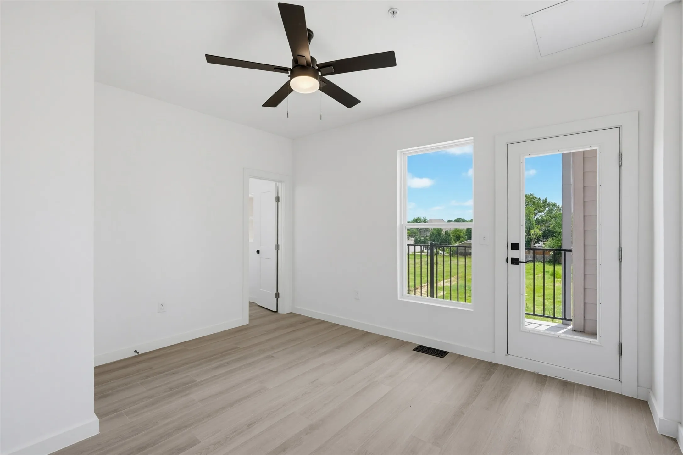 Townhouse For Rent in Dallas County , 516 S O Connor Road, Irving, Texas 75060, 4 Bedroom, 4 Bathroom, 2 Garage spaces, 2,244 Sqft, built in 2024, mls#21300094, Real Estate Agent in Irving, Homes For Rent in Dallas county, Homes For Rent in Irving, Realtor in Irving Texas, Real Estate Brokerage Independent Realty Texas, Luminita Cordes Realtor