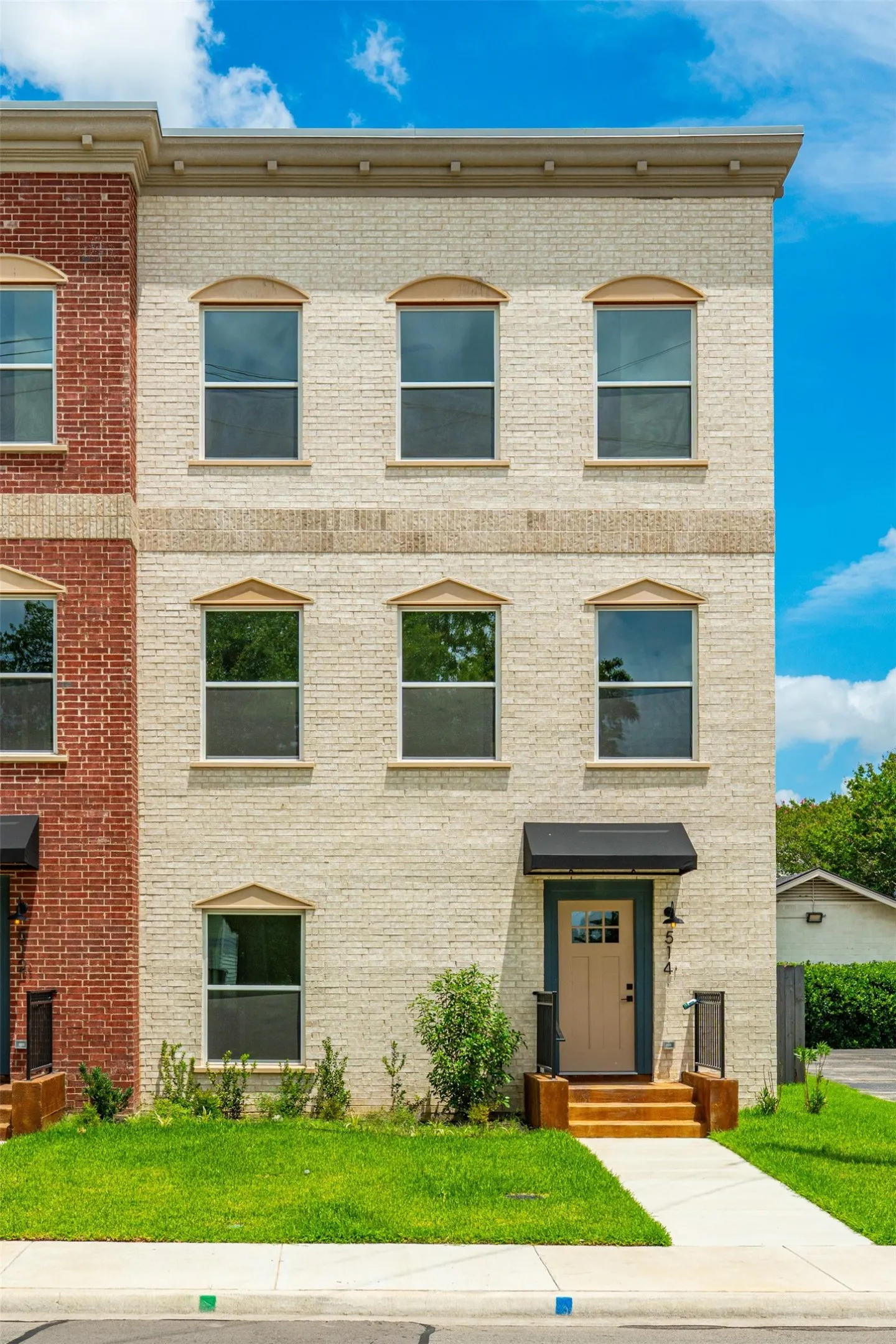 Townhouse For Rent in Dallas County , 516 S O Connor Road, Irving, Texas 75060, 4 Bedroom, 4 Bathroom, 2 Garage spaces, 2,244 Sqft, built in 2024, mls#21300094, Real Estate Agent in Irving, Homes For Rent in Dallas county, Homes For Rent in Irving, Realtor in Irving Texas, Real Estate Brokerage Independent Realty Texas, Luminita Cordes Realtor