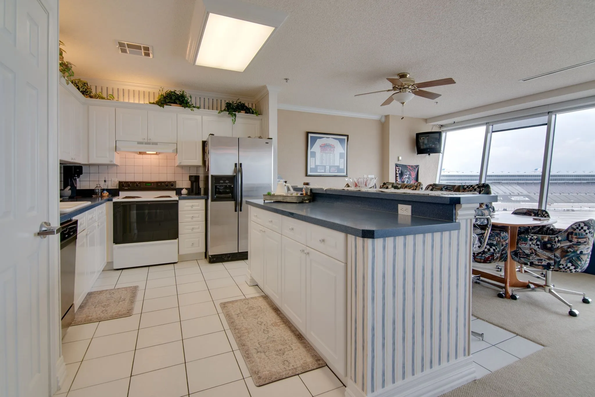 Tenant's property will be removed prior to closing