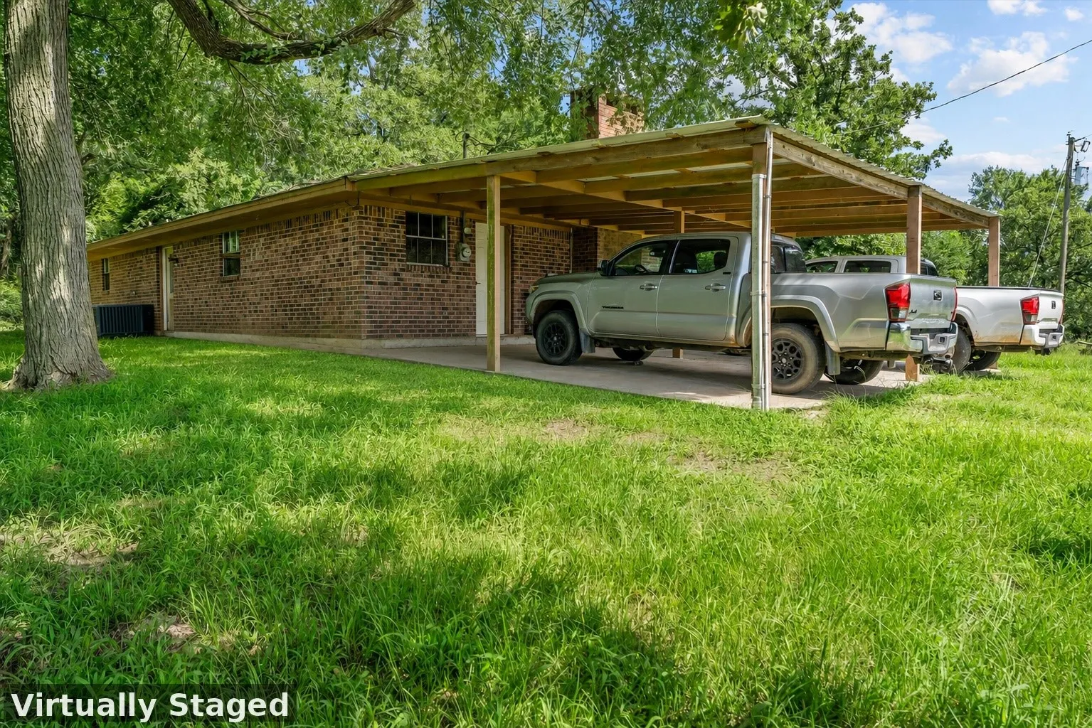 Red Brick Home 3 bedroom 1.5 bath