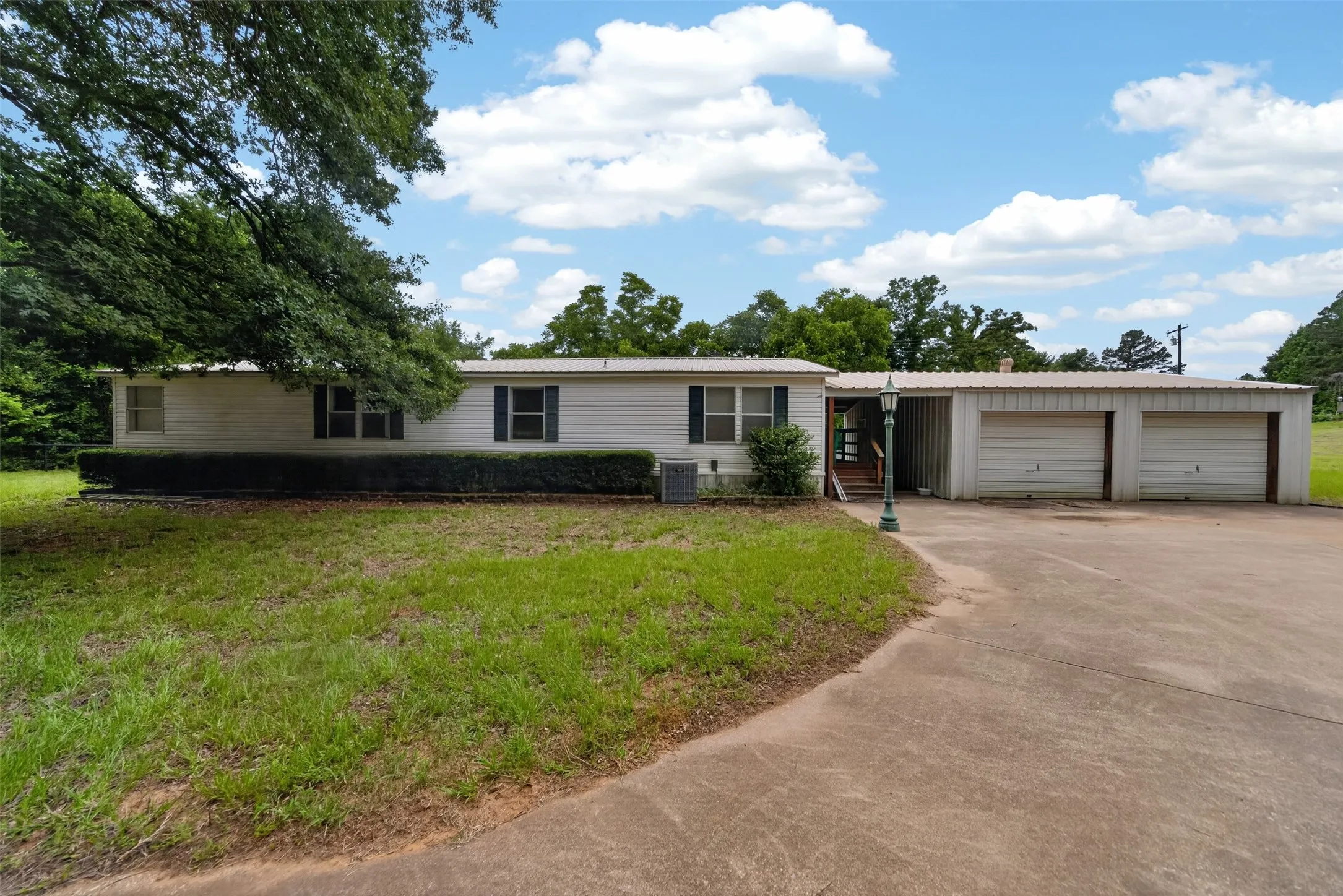 Manufactured Home For Sale in Henderson County , 13314 County Road 4336, Larue, Texas 75770, 3 Bedrooms, 1 Bathroom, 2 Garage spaces, 1,966 Sqft, built in 1998, Price $450,000, mls#21300738, Real Estate Agent in Larue, Homes For Sale in Henderson county, Homes For Sale in Larue, Realtor in Larue Texas, Real Estate Brokerage Independent Realty Texas, Luminita Cordes Realtor