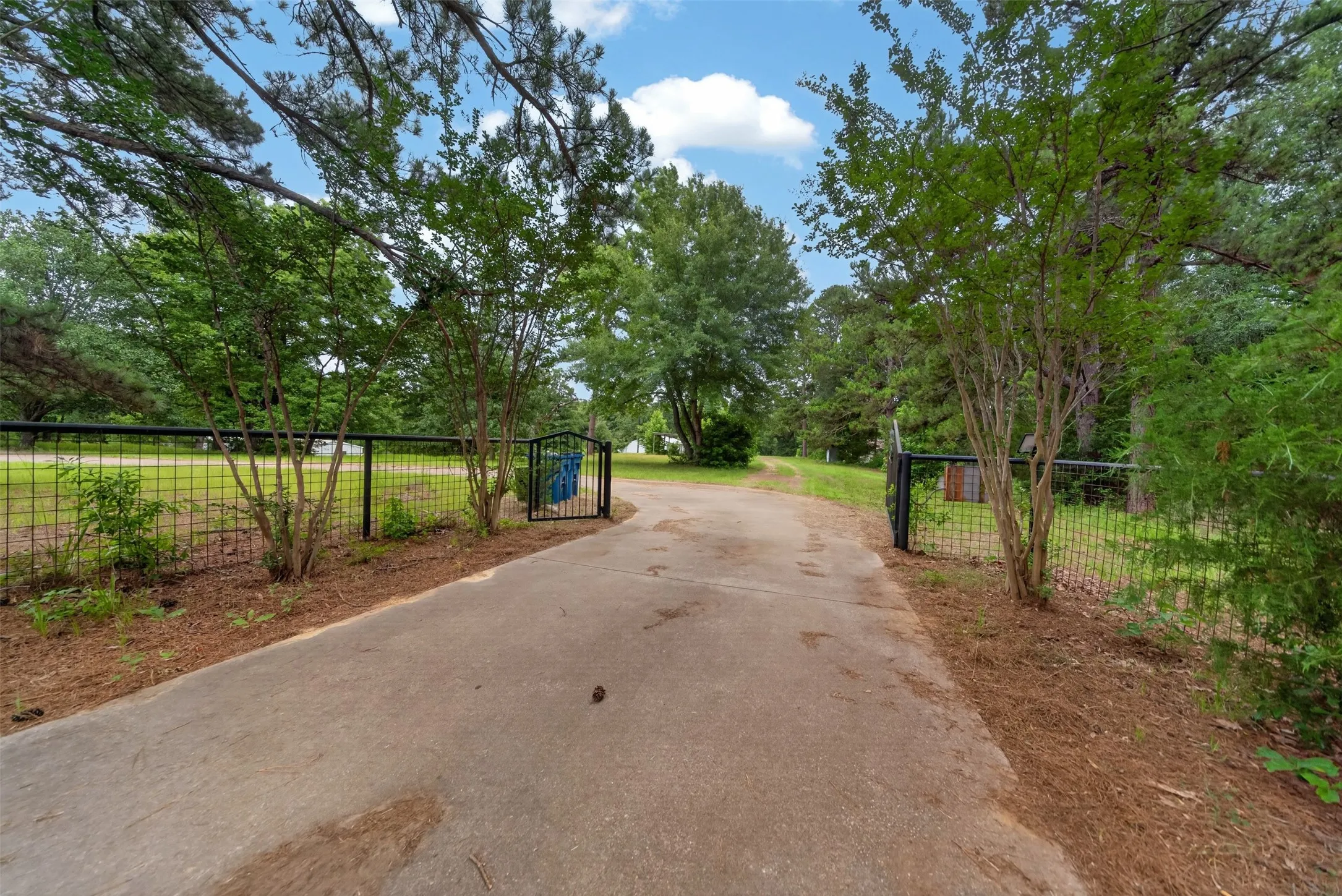 Manufactured Home For Sale in Henderson County , 13314 County Road 4336, Larue, Texas 75770, 3 Bedrooms, 1 Bathroom, 2 Garage spaces, 1,966 Sqft, built in 1998, Price $450,000, mls#21300738, Real Estate Agent in Larue, Homes For Sale in Henderson county, Homes For Sale in Larue, Realtor in Larue Texas, Real Estate Brokerage Independent Realty Texas, Luminita Cordes Realtor