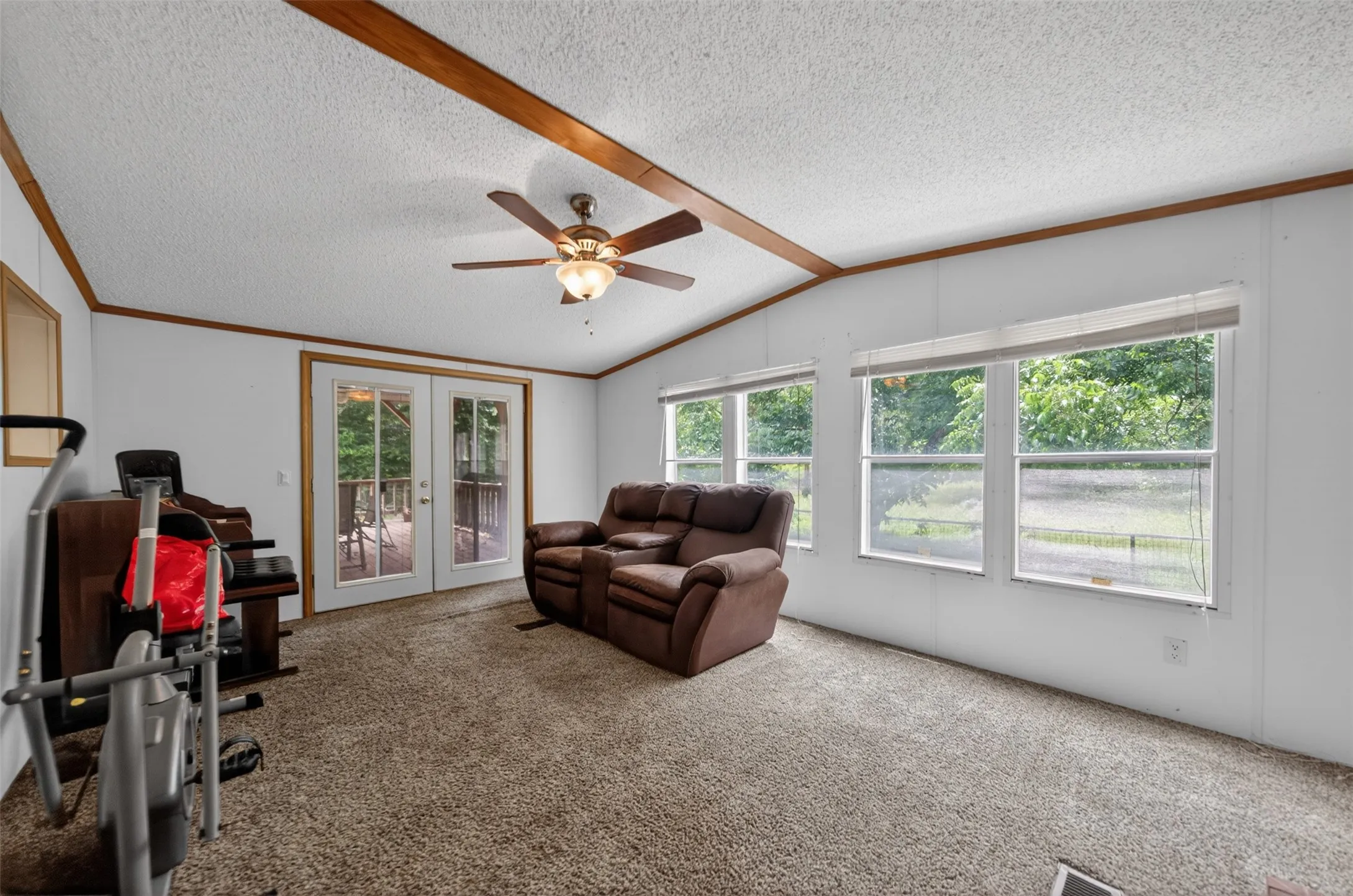 Manufactured Home For Sale in Henderson County , 13314 County Road 4336, Larue, Texas 75770, 3 Bedrooms, 1 Bathroom, 2 Garage spaces, 1,966 Sqft, built in 1998, Price $450,000, mls#21300738, Real Estate Agent in Larue, Homes For Sale in Henderson county, Homes For Sale in Larue, Realtor in Larue Texas, Real Estate Brokerage Independent Realty Texas, Luminita Cordes Realtor