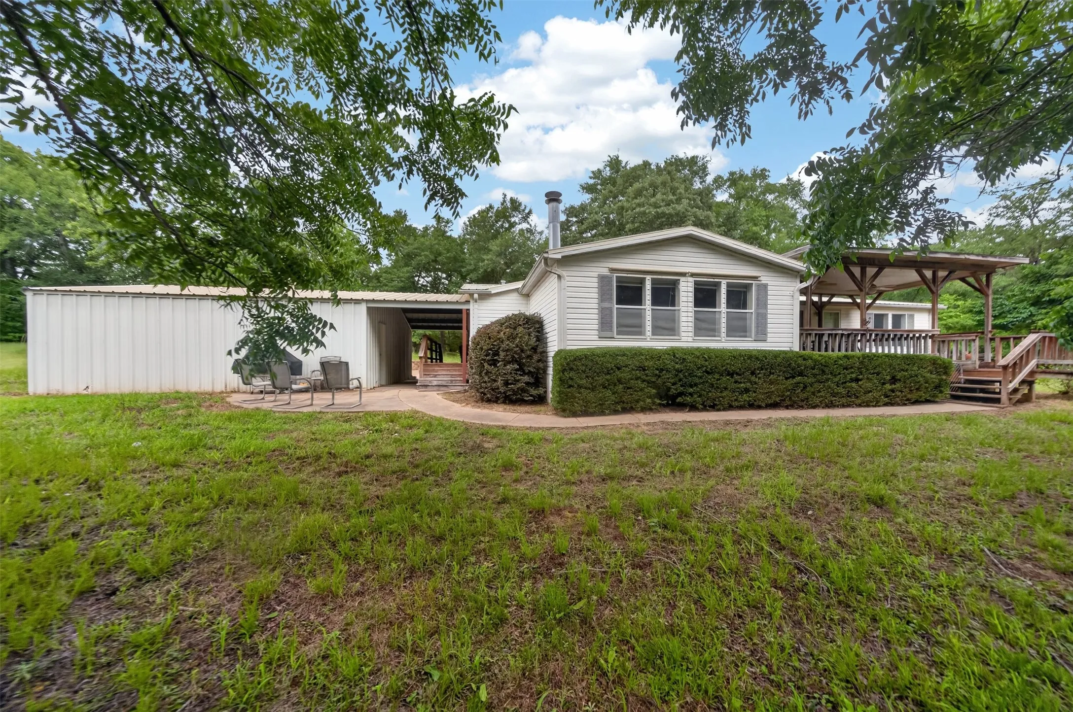 Manufactured Home For Sale in Henderson County , 13314 County Road 4336, Larue, Texas 75770, 3 Bedrooms, 1 Bathroom, 2 Garage spaces, 1,966 Sqft, built in 1998, Price $450,000, mls#21300738, Real Estate Agent in Larue, Homes For Sale in Henderson county, Homes For Sale in Larue, Realtor in Larue Texas, Real Estate Brokerage Independent Realty Texas, Luminita Cordes Realtor