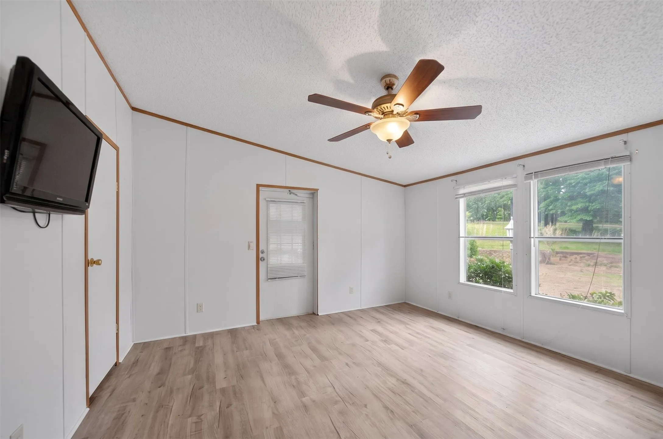 Manufactured Home For Sale in Henderson County , 13314 County Road 4336, Larue, Texas 75770, 3 Bedrooms, 1 Bathroom, 2 Garage spaces, 1,966 Sqft, built in 1998, Price $450,000, mls#21300738, Real Estate Agent in Larue, Homes For Sale in Henderson county, Homes For Sale in Larue, Realtor in Larue Texas, Real Estate Brokerage Independent Realty Texas, Luminita Cordes Realtor