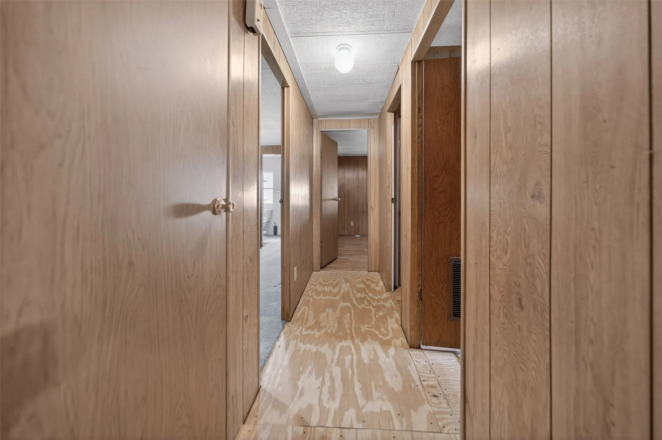 Manufactured Home For Sale in Henderson County , 13314 County Road 4336, Larue, Texas 75770, 3 Bedrooms, 1 Bathroom, 2 Garage spaces, 1,966 Sqft, built in 1998, Price $450,000, mls#21300738, Real Estate Agent in Larue, Homes For Sale in Henderson county, Homes For Sale in Larue, Realtor in Larue Texas, Real Estate Brokerage Independent Realty Texas, Luminita Cordes Realtor