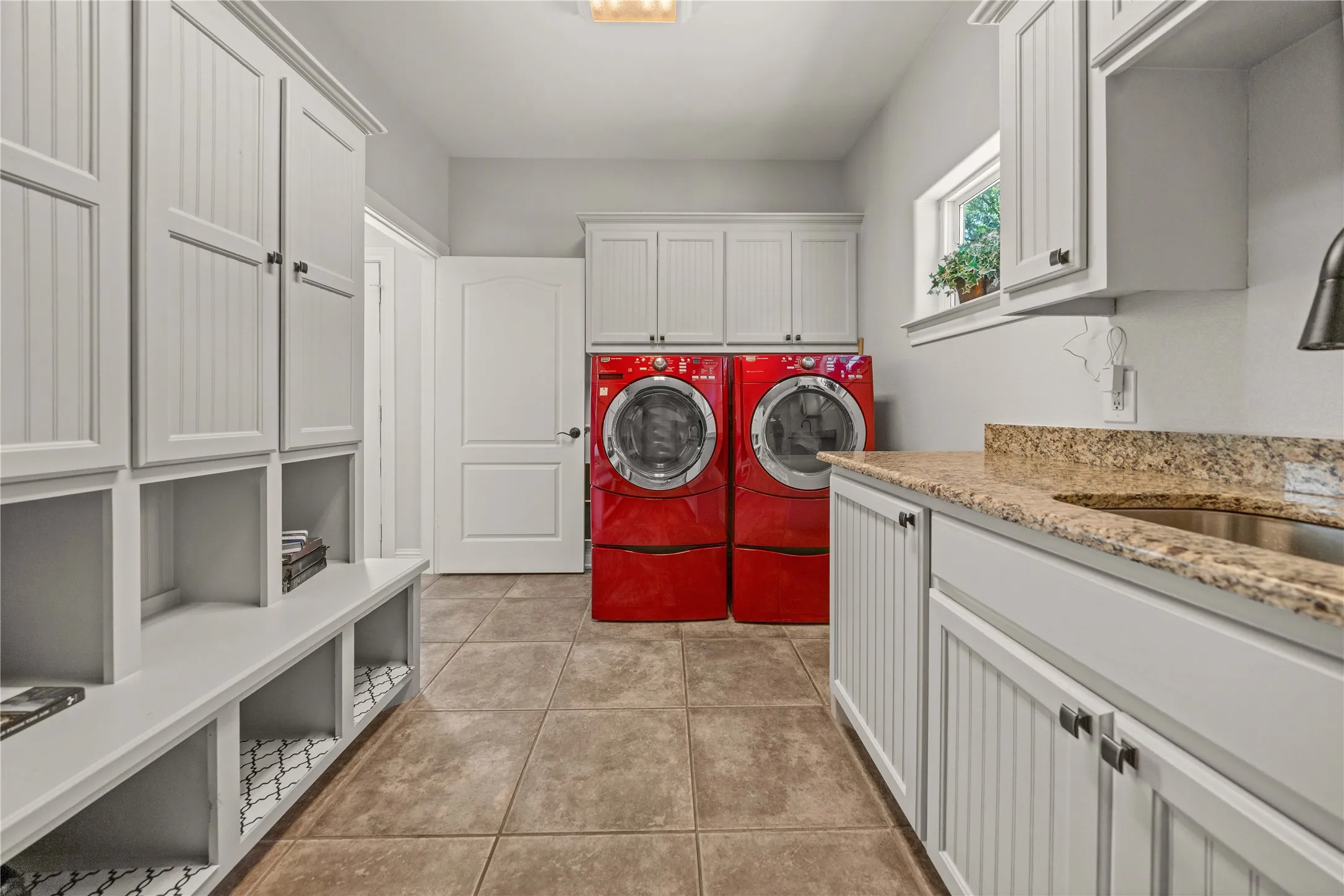 Single Family Residence For Sale in Wood County , 1054 County Road 4116, Quitman, Texas 75783, 4 Bedroom, 4 Bathroom, 2 Garage spaces, 4,405 Sqft, built in 2005, mls#21302057, Real Estate Agent in Quitman, Homes For Sale in Wood county, Homes For Sale in Quitman, Realtor in Quitman Texas, Real Estate Brokerage Independent Realty Texas, Luminita Cordes Realtor