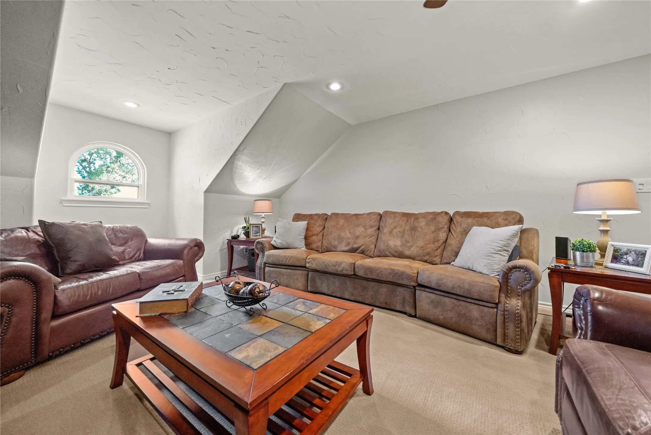 Single Family Residence For Sale in Wood County , 1054 County Road 4116, Quitman, Texas 75783, 4 Bedroom, 4 Bathroom, 2 Garage spaces, 4,405 Sqft, built in 2005, mls#21302057, Real Estate Agent in Quitman, Homes For Sale in Wood county, Homes For Sale in Quitman, Realtor in Quitman Texas, Real Estate Brokerage Independent Realty Texas, Luminita Cordes Realtor