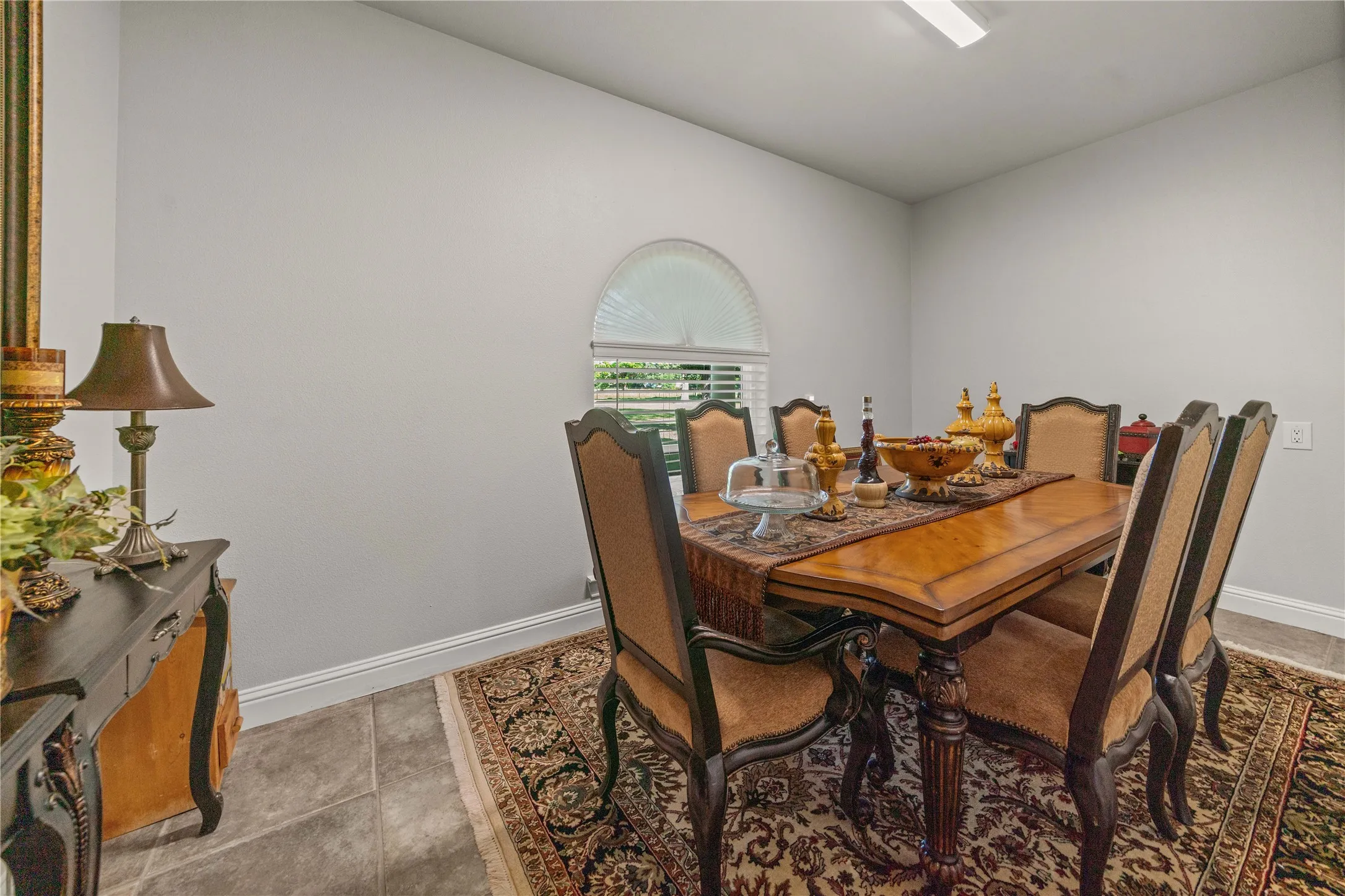 Single Family Residence For Sale in Wood County , 1054 County Road 4116, Quitman, Texas 75783, 4 Bedroom, 4 Bathroom, 2 Garage spaces, 4,405 Sqft, built in 2005, mls#21302057, Real Estate Agent in Quitman, Homes For Sale in Wood county, Homes For Sale in Quitman, Realtor in Quitman Texas, Real Estate Brokerage Independent Realty Texas, Luminita Cordes Realtor